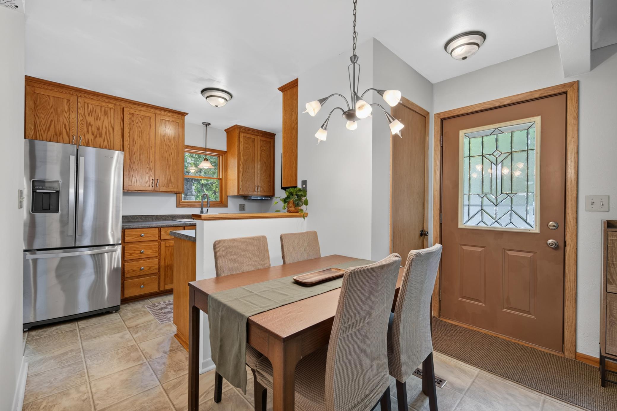 View of Residential at 2093 Sherwood Avenue, Saint Paul MN 55119, Saint Paul (9 of 42) - Mike Wilen | Minnesota Team Real Estate