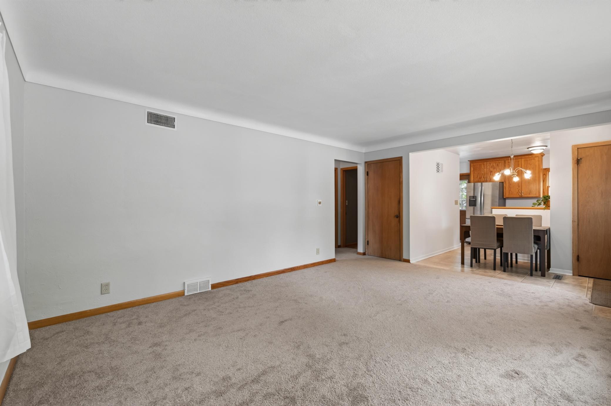 View of Residential at 2093 Sherwood Avenue, Saint Paul MN 55119, Saint Paul (8 of 42) - Mike Wilen | Minnesota Team Real Estate