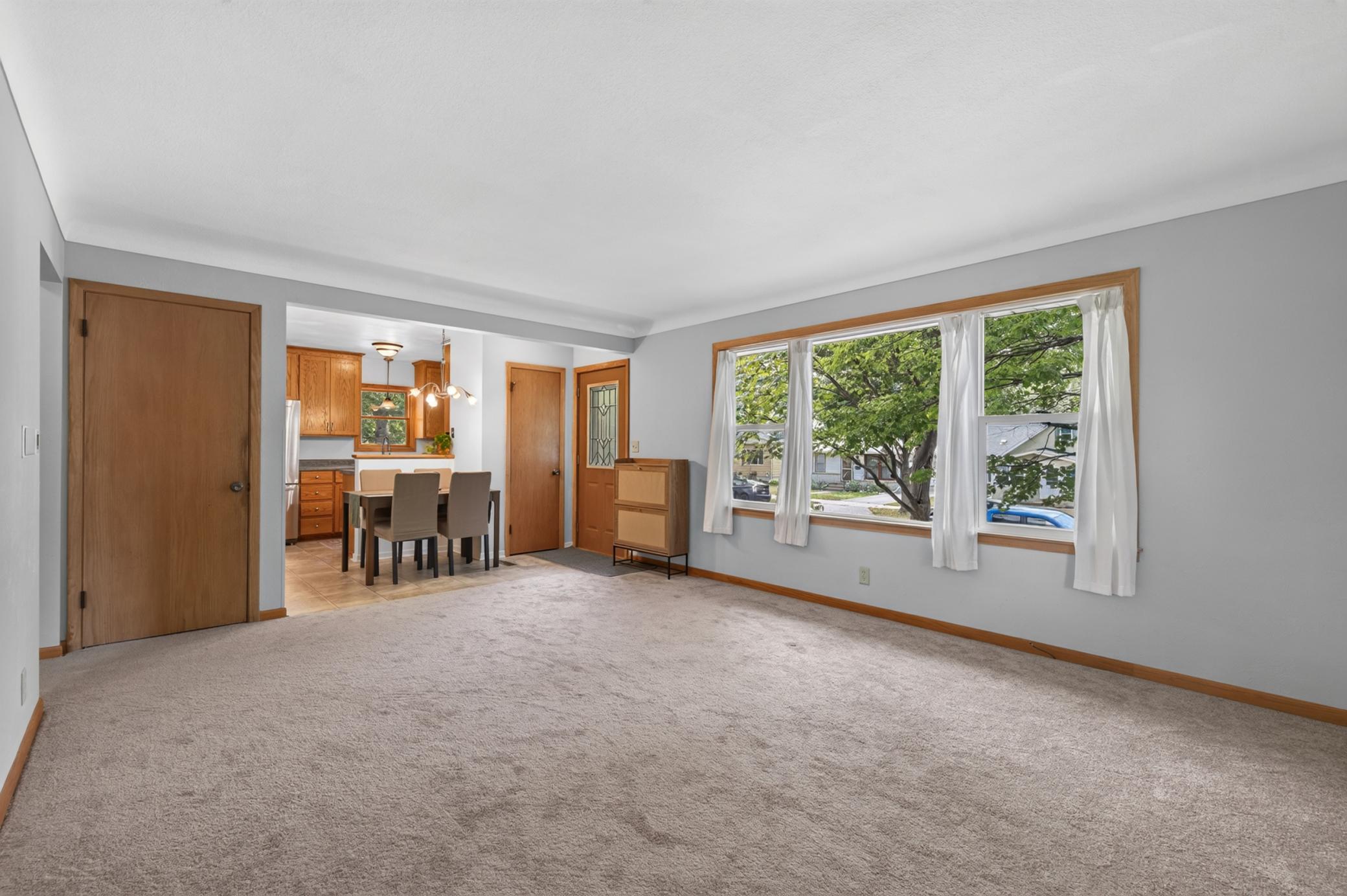 View of Residential at 2093 Sherwood Avenue, Saint Paul MN 55119, Saint Paul (6 of 42) - Mike Wilen | Minnesota Team Real Estate