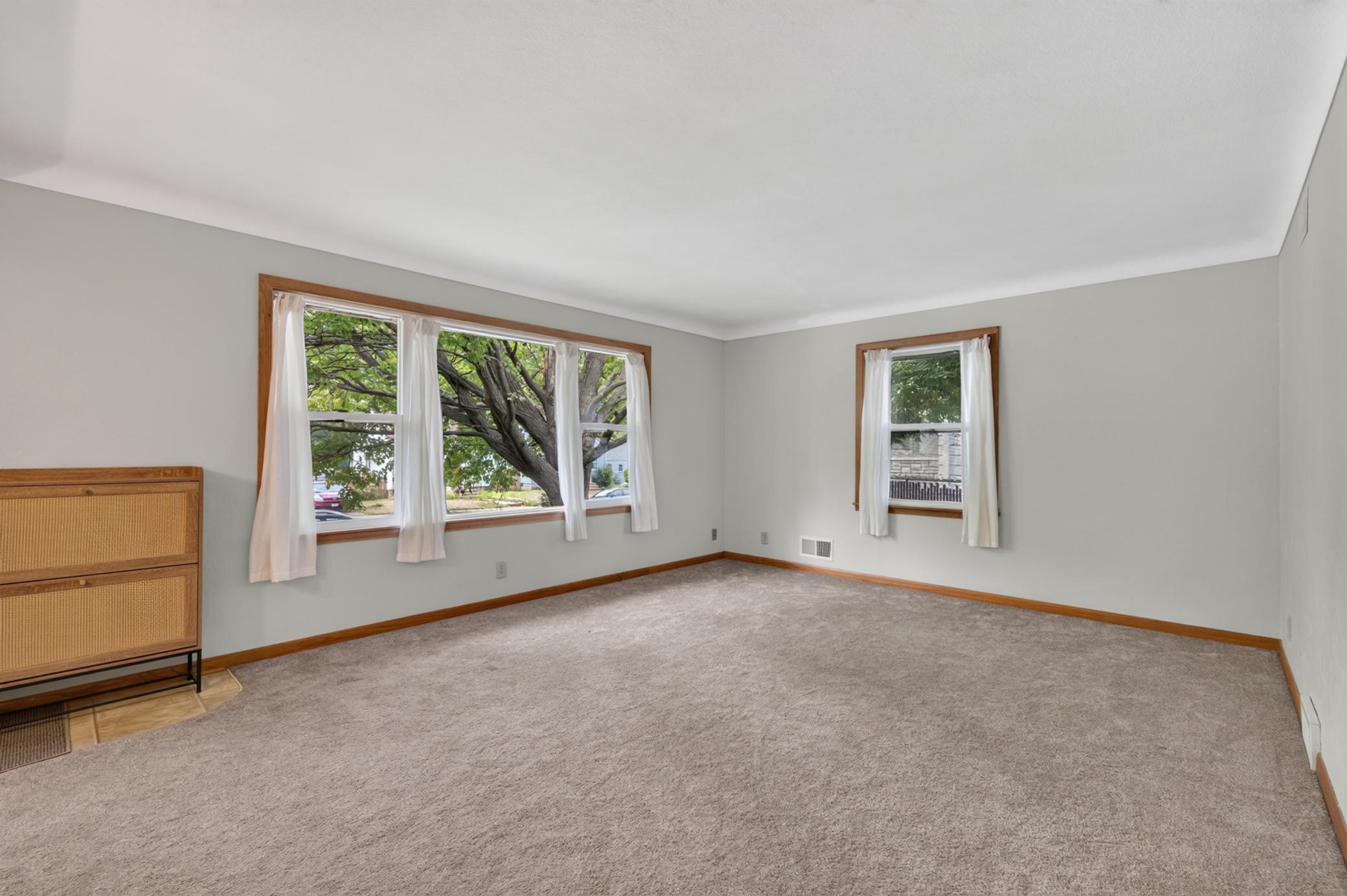 View of Residential at 2093 Sherwood Avenue, Saint Paul MN 55119, Saint Paul (5 of 42) - Mike Wilen | Minnesota Team Real Estate