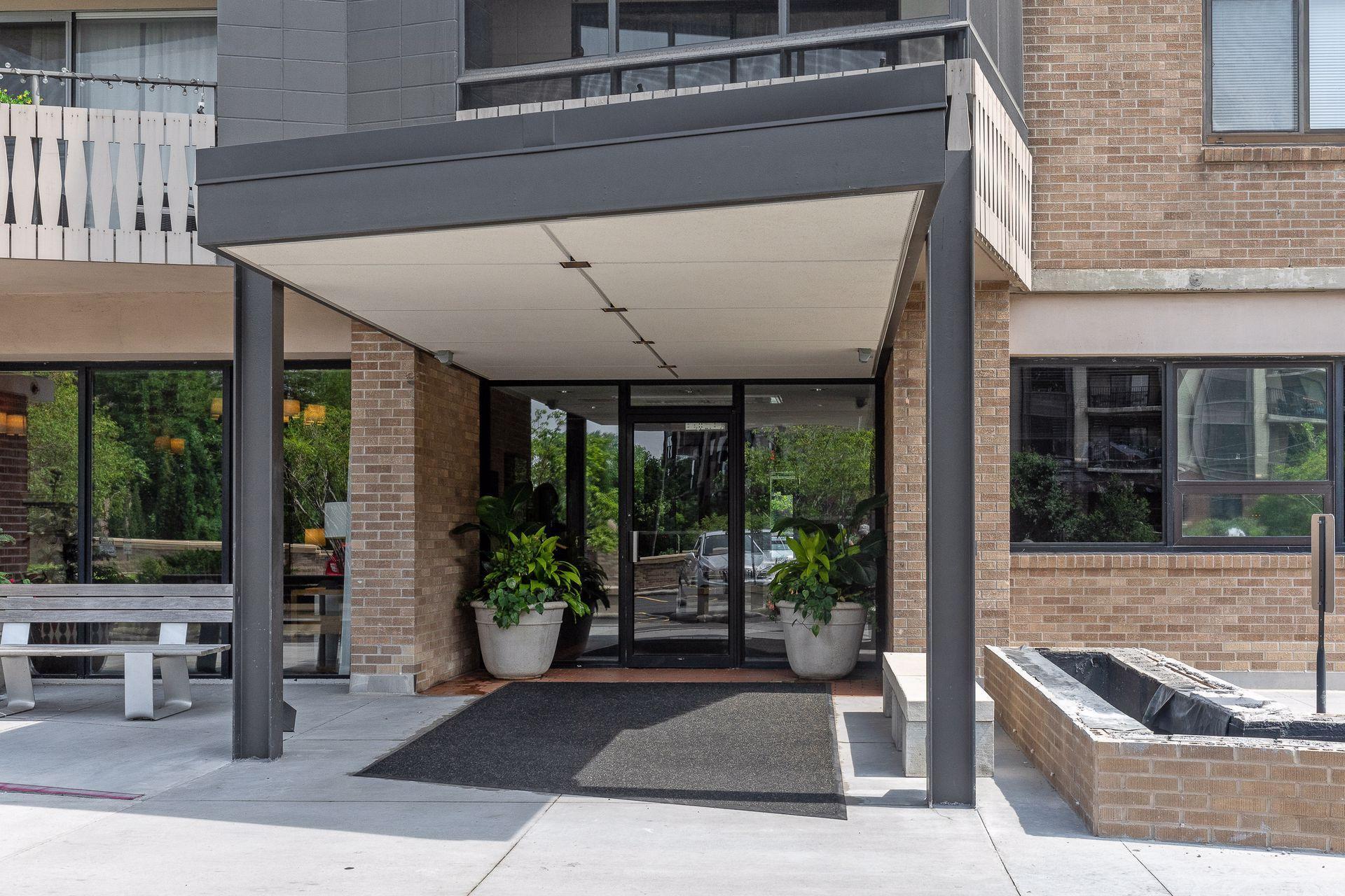 View of Residential at 400 Groveland Avenue #1912, Minneapolis MN 55403, Minneapolis (49 of 77) - Mike Wilen | Minnesota Team Real Estate