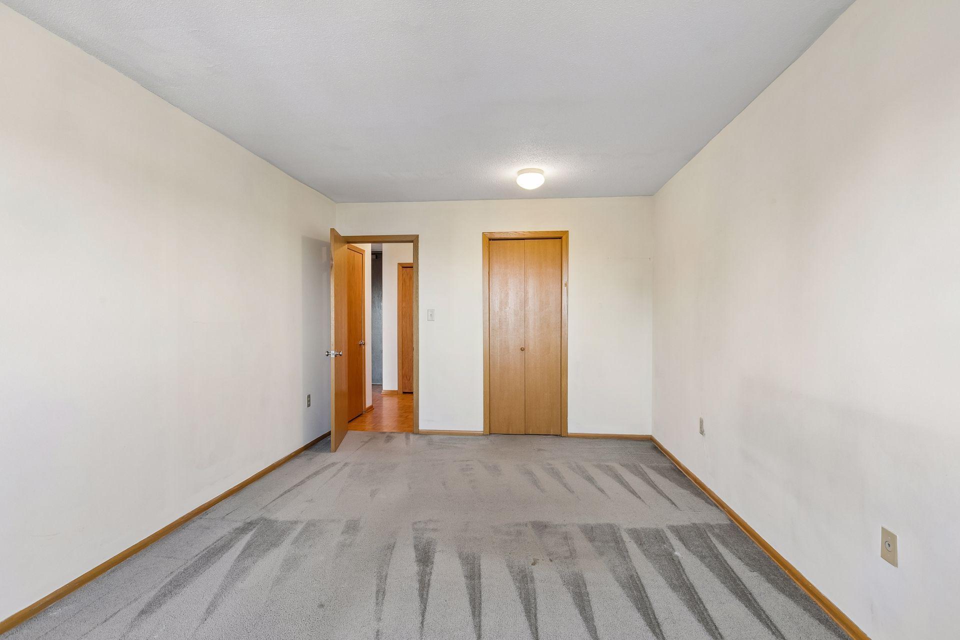 View of Residential at 400 Groveland Avenue #1912, Minneapolis MN 55403, Minneapolis (20 of 77) - Mike Wilen | Minnesota Team Real Estate