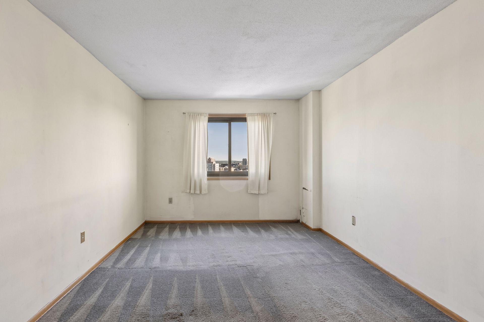 View of Residential at 400 Groveland Avenue #1912, Minneapolis MN 55403, Minneapolis (18 of 77) - Mike Wilen | Minnesota Team Real Estate