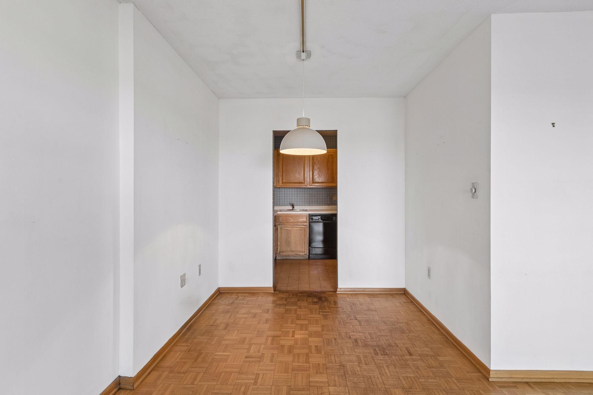 View of Residential at 400 Groveland Avenue #1912, Minneapolis MN 55403, Minneapolis (11 of 77) - Mike Wilen | Minnesota Team Real Estate