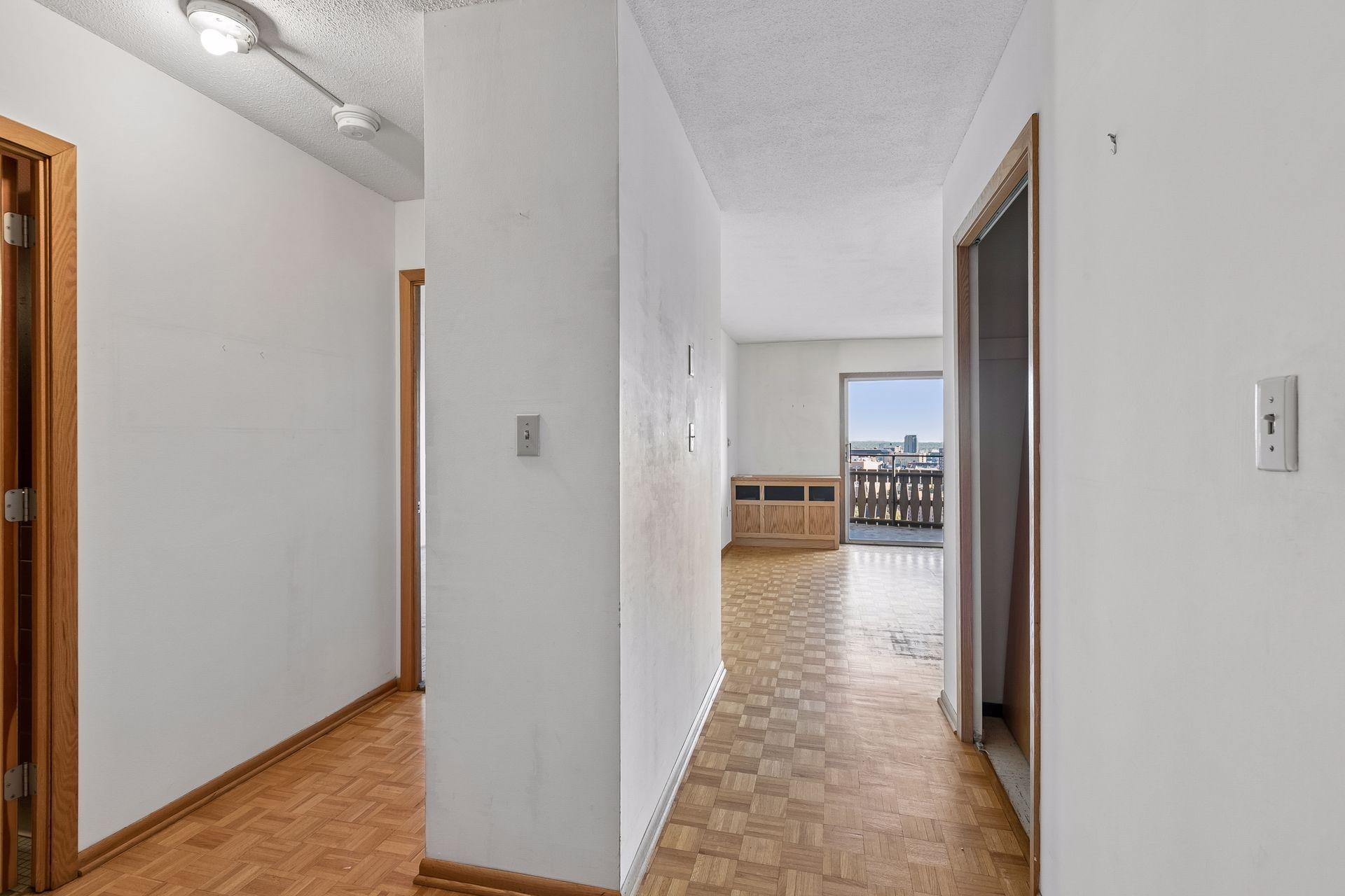 View of Residential at 400 Groveland Avenue #1912, Minneapolis MN 55403, Minneapolis (7 of 77) - Mike Wilen | Minnesota Team Real Estate