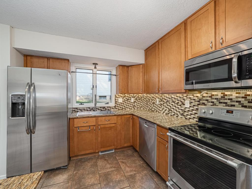 View of Residential at 1567 Humboldt Avenue, West Saint Paul MN 55118, West Saint Paul (3 of 18) - Mike Wilen | Minnesota Team Real Estate