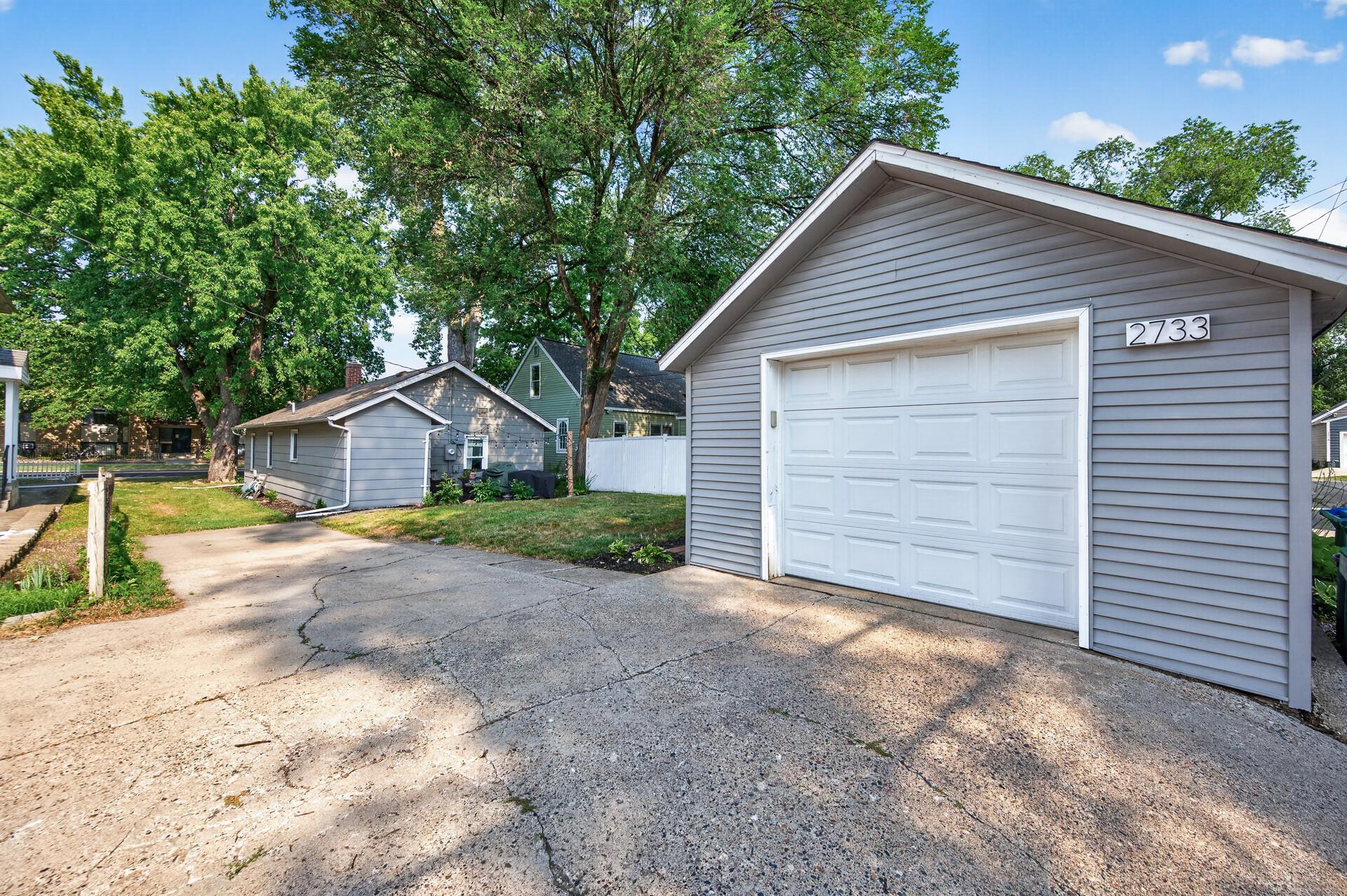 View of Residential at 2733 Louisiana Avenue, Saint Louis Park MN 55426, Saint Louis Park (22 of 26) - Mike Wilen | Minnesota Team Real Estate