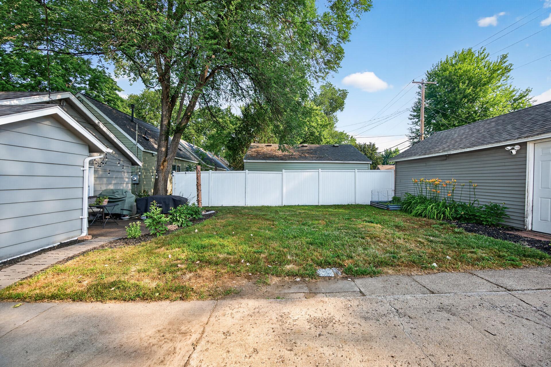 View of Residential at 2733 Louisiana Avenue, Saint Louis Park MN 55426, Saint Louis Park (21 of 26) - Mike Wilen | Minnesota Team Real Estate