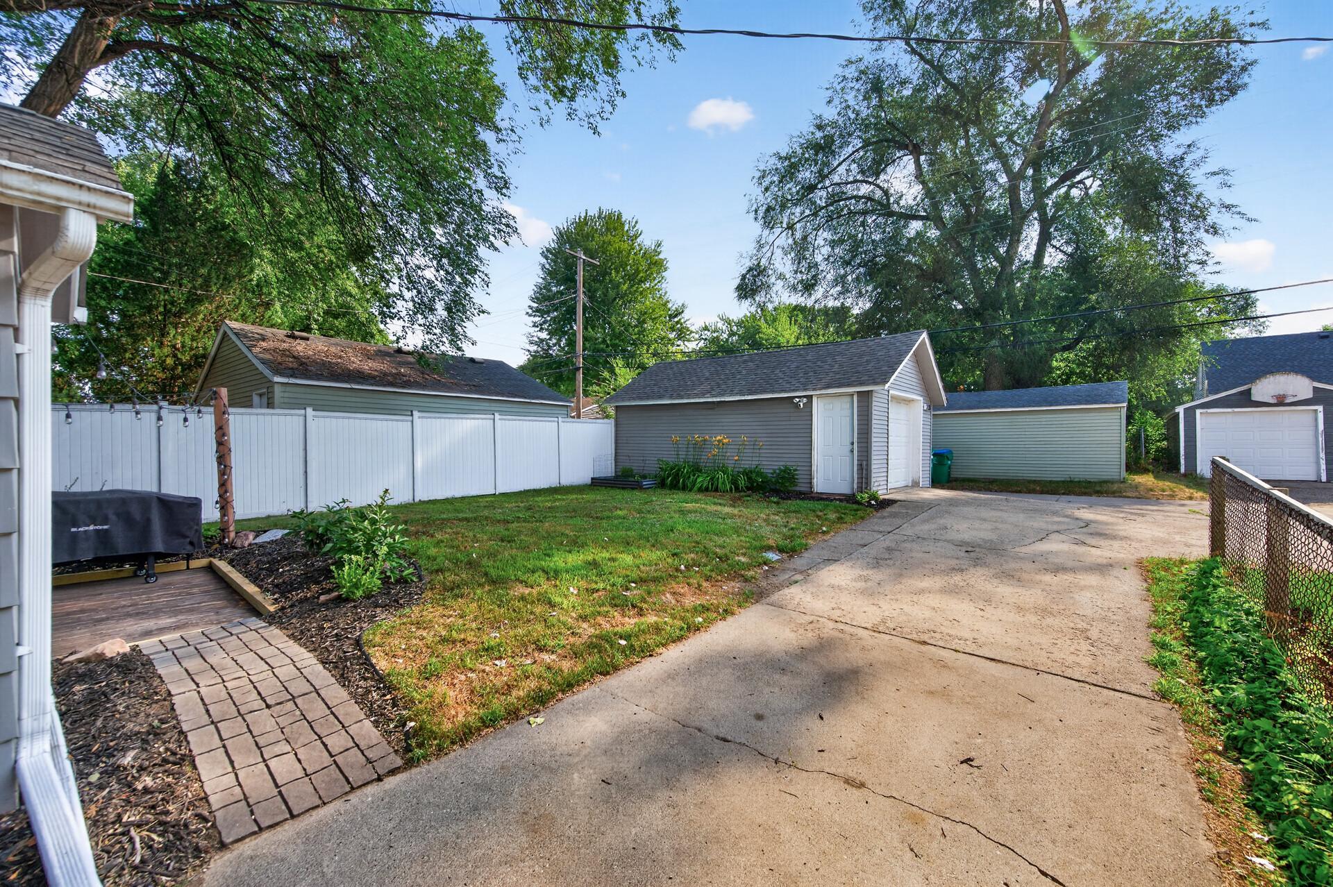 View of Residential at 2733 Louisiana Avenue, Saint Louis Park MN 55426, Saint Louis Park (20 of 26) - Mike Wilen | Minnesota Team Real Estate
