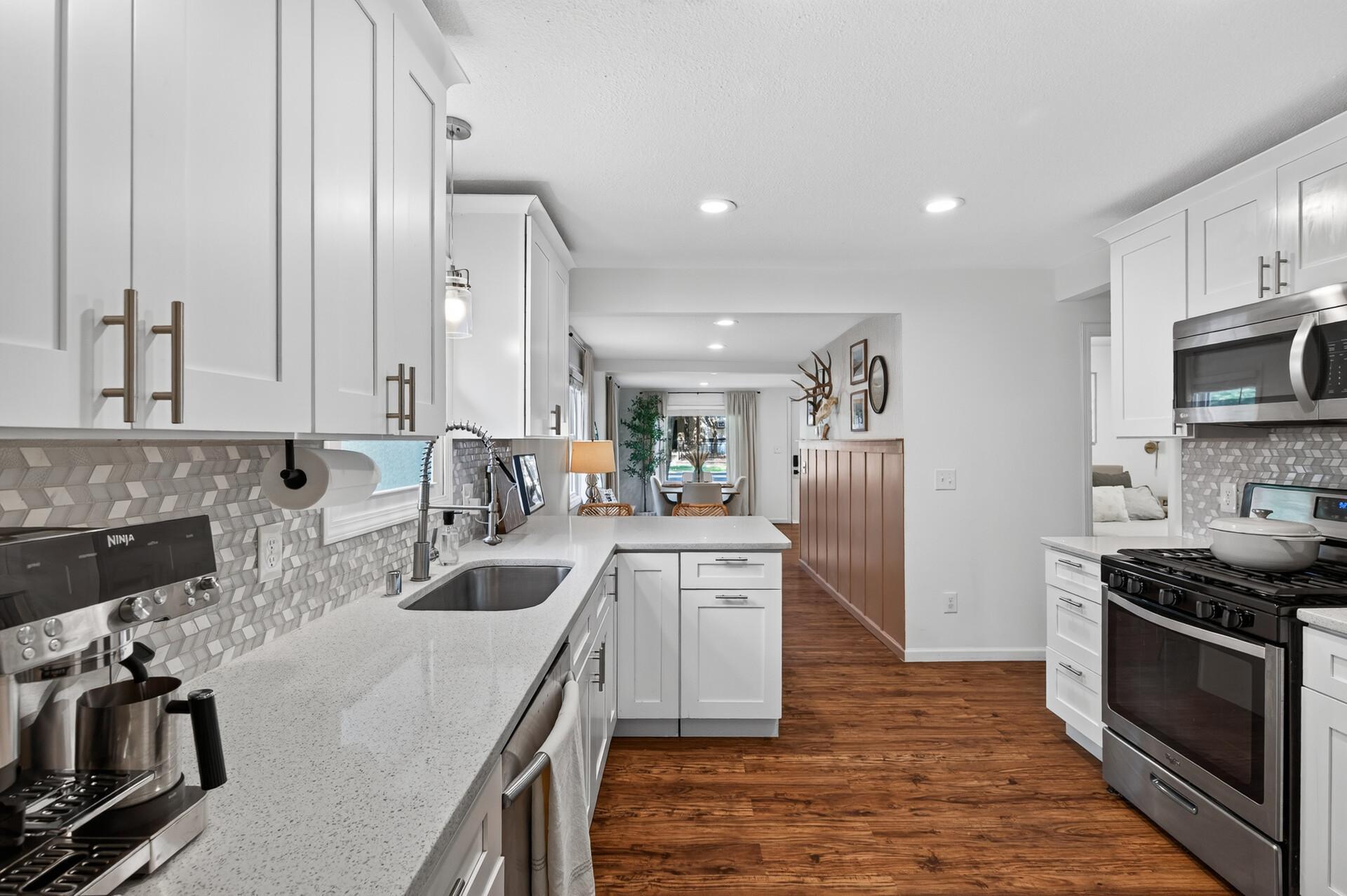 View of Residential at 2733 Louisiana Avenue, Saint Louis Park MN 55426, Saint Louis Park (14 of 26) - Mike Wilen | Minnesota Team Real Estate