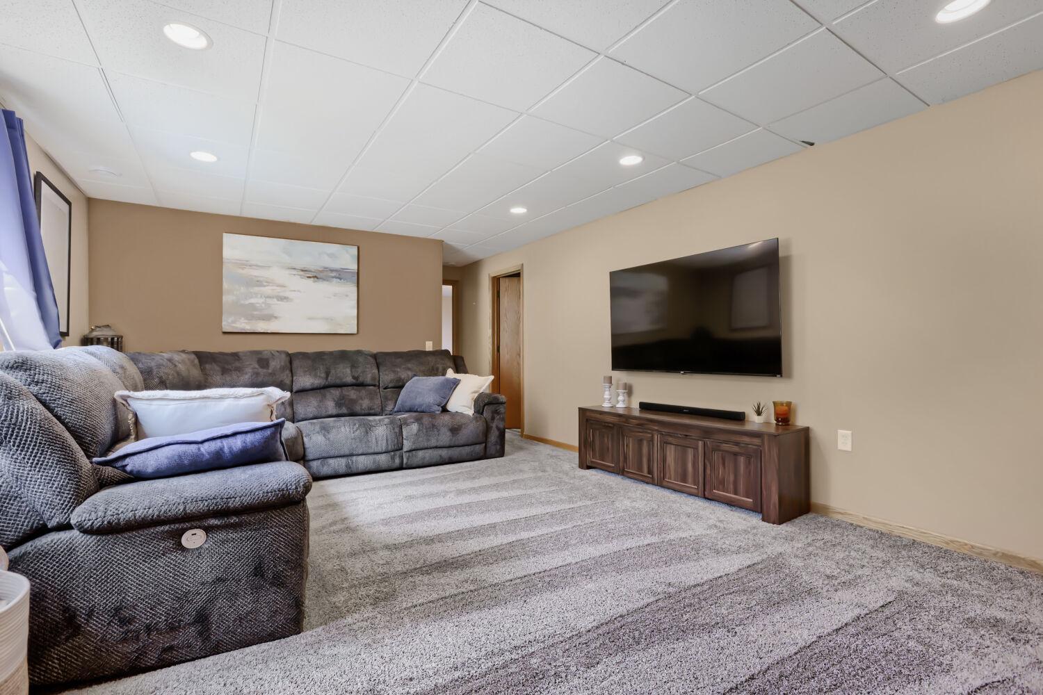 View of Residential at 1209 Roberts Road, Buffalo MN 55313, Buffalo (4 of 22) - Mike Wilen | Minnesota Team Real Estate