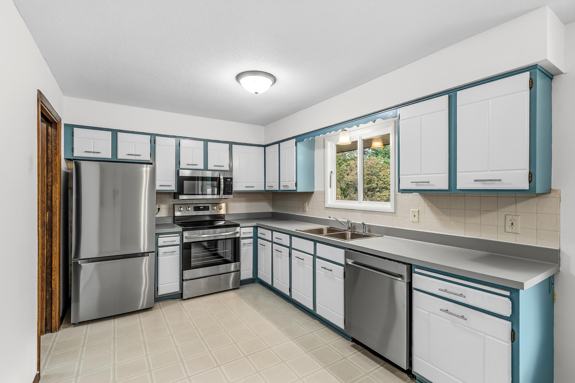 View of Residential at 10250 Boundary Creek Terrace, Maple Grove MN 55369, Maple Grove (11 of 23) - Mike Wilen | Minnesota Team Real Estate