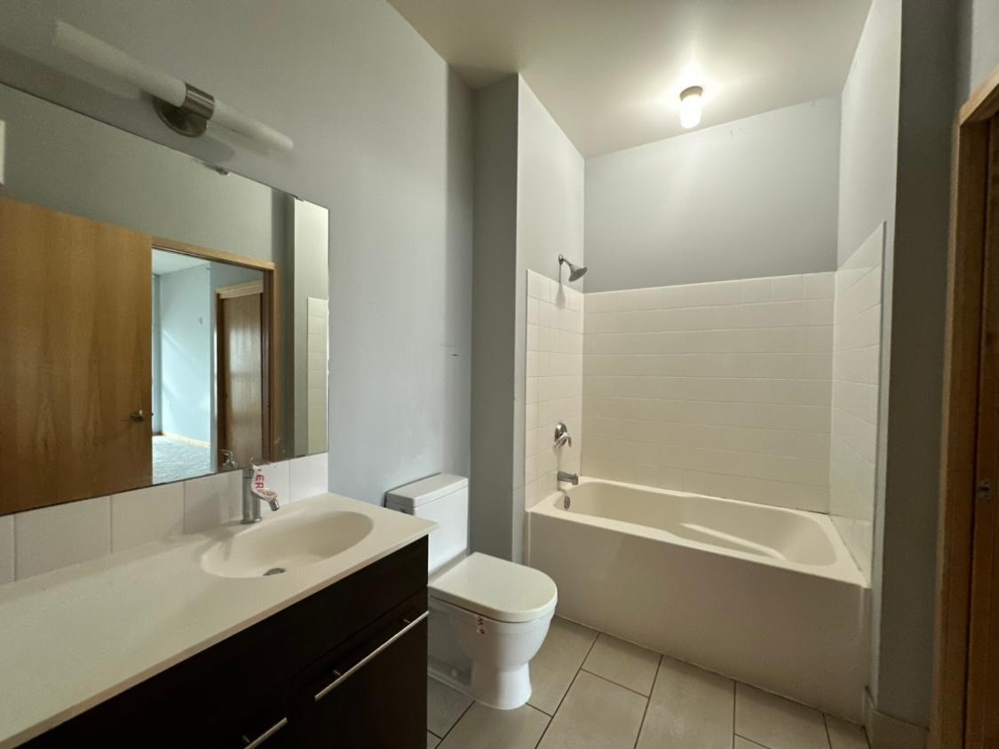 View of Residential at 1211 Lagoon Avenue #405, Minneapolis MN 55408, Minneapolis (11 of 19) - Mike Wilen | Minnesota Team Real Estate