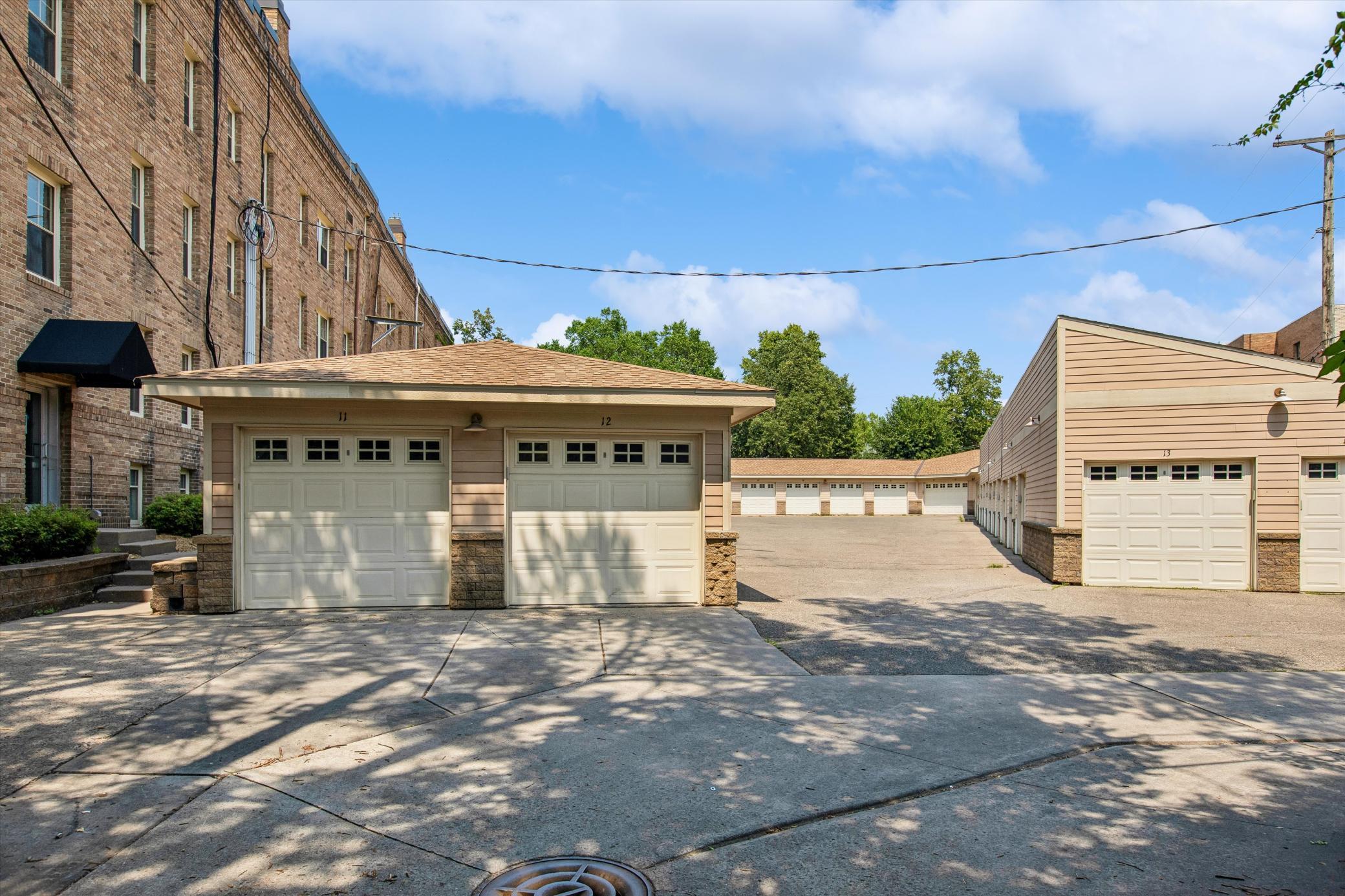 View of Residential at 2521 Humboldt Avenue #309, Minneapolis MN 55405, Minneapolis (28 of 31) - Mike Wilen | Minnesota Team Real Estate