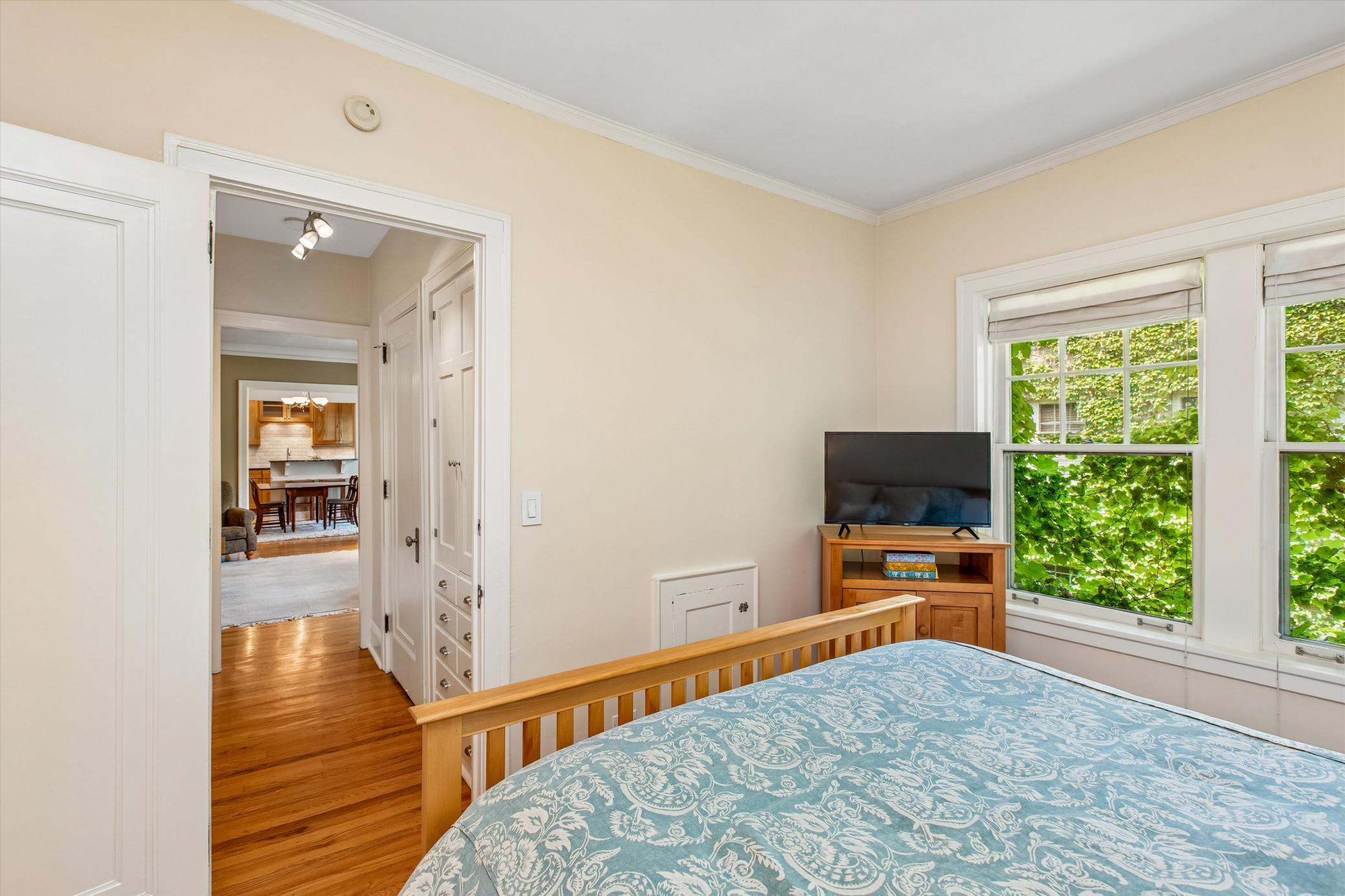 View of Residential at 2521 Humboldt Avenue #309, Minneapolis MN 55405, Minneapolis (26 of 31) - Mike Wilen | Minnesota Team Real Estate