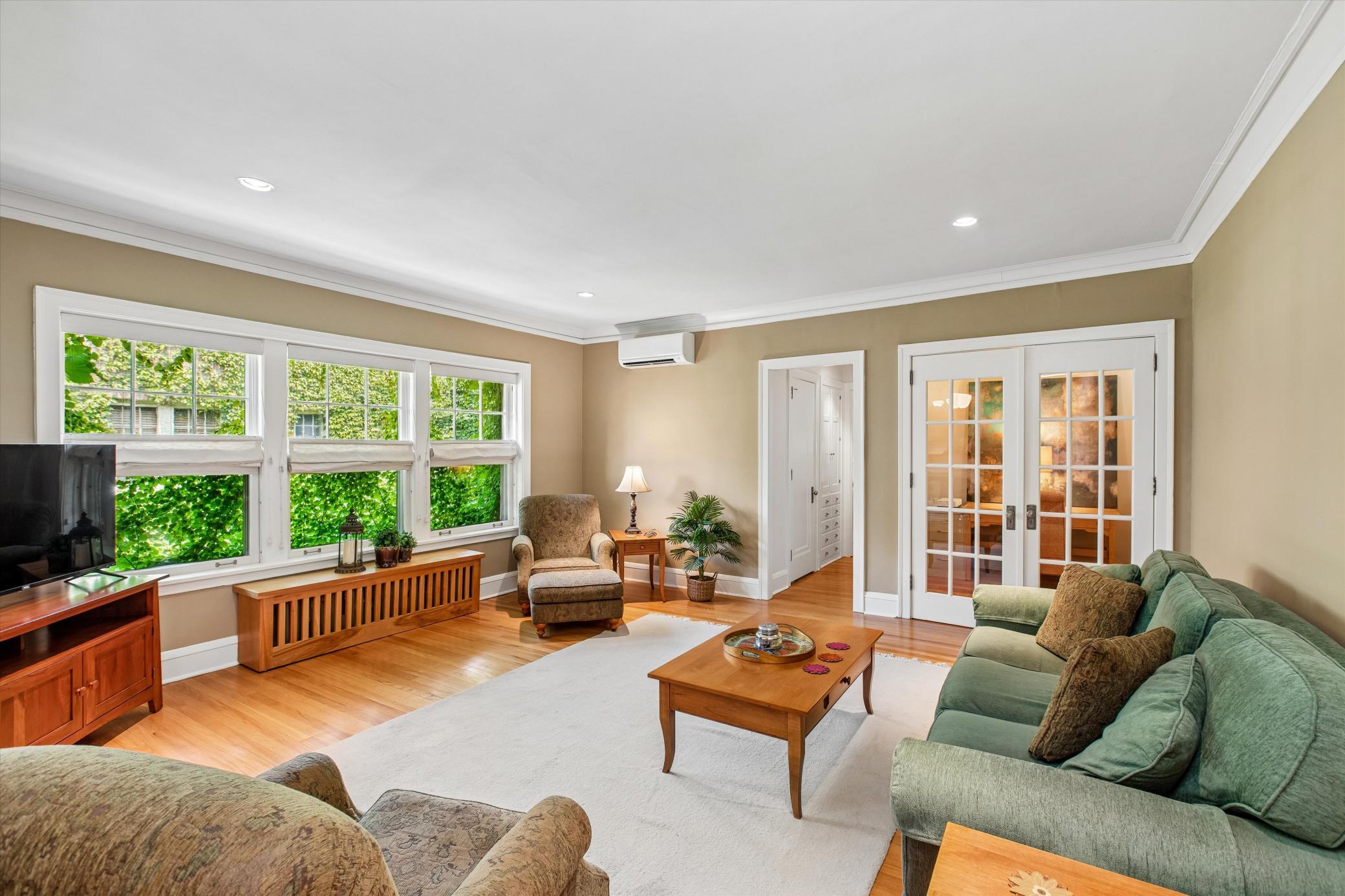 View of Residential at 2521 Humboldt Avenue #309, Minneapolis MN 55405, Minneapolis (9 of 31) - Mike Wilen | Minnesota Team Real Estate