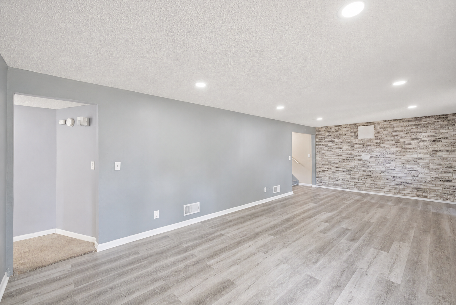 View of Residential at 893 Whitney Drive, Apple Valley MN 55124, Apple Valley (14 of 34) - Mike Wilen | Minnesota Team Real Estate