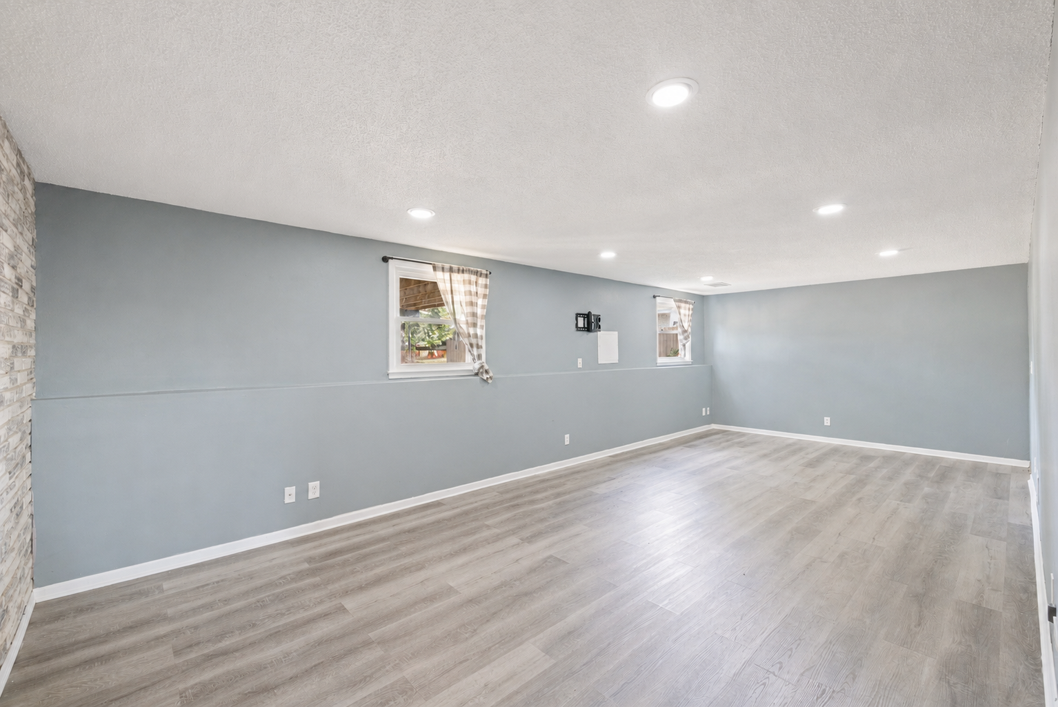 View of Residential at 893 Whitney Drive, Apple Valley MN 55124, Apple Valley (11 of 34) - Mike Wilen | Minnesota Team Real Estate