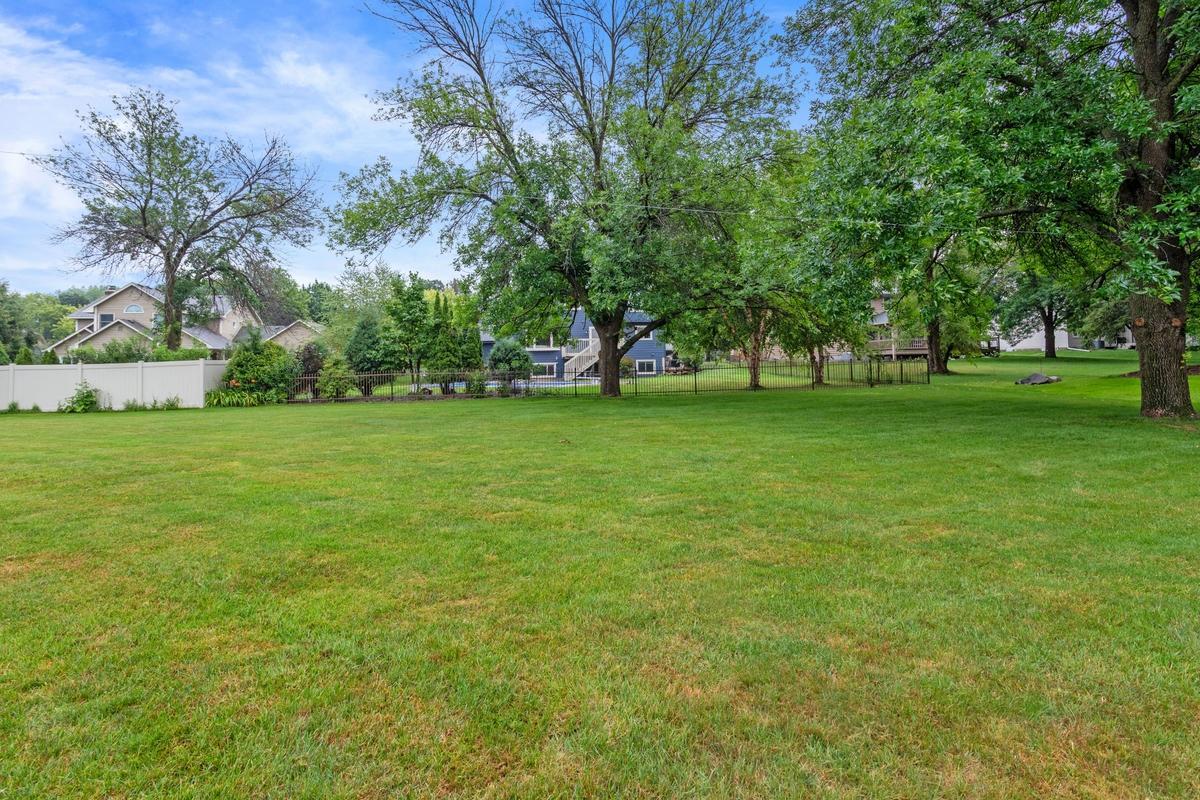 View of Residential at 7020 Beacon Circle, Eden Prairie MN 55346, Eden Prairie (35 of 36) - Mike Wilen | Minnesota Team Real Estate