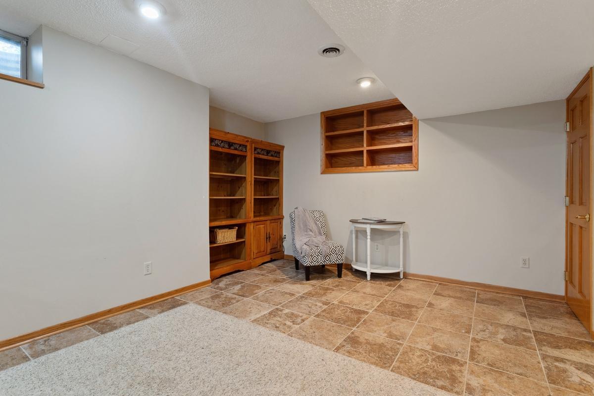 View of Residential at 7020 Beacon Circle, Eden Prairie MN 55346, Eden Prairie (19 of 36) - Mike Wilen | Minnesota Team Real Estate