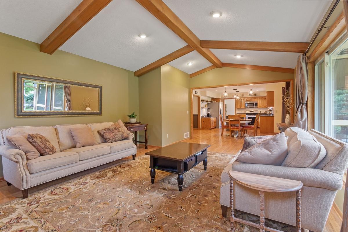 View of Residential at 7020 Beacon Circle, Eden Prairie MN 55346, Eden Prairie (12 of 36) - Mike Wilen | Minnesota Team Real Estate