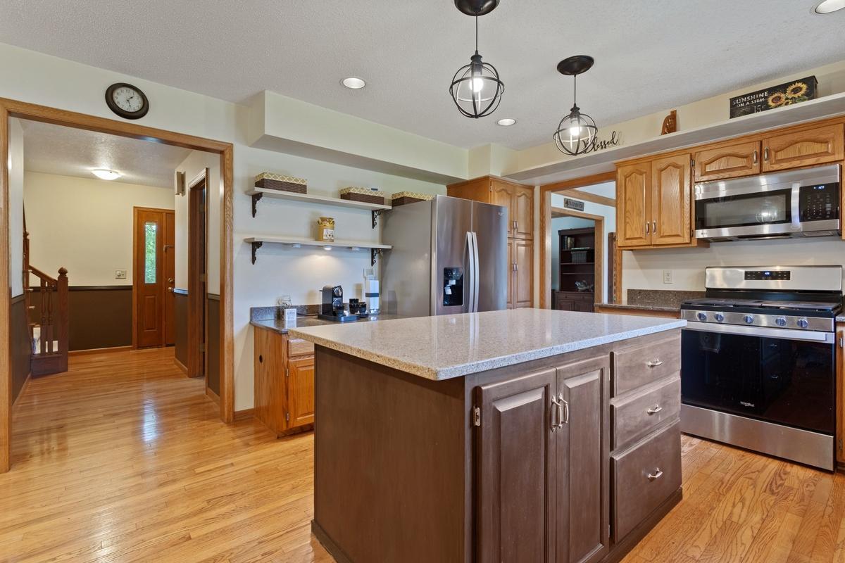 View of Residential at 7020 Beacon Circle, Eden Prairie MN 55346, Eden Prairie (4 of 36) - Mike Wilen | Minnesota Team Real Estate
