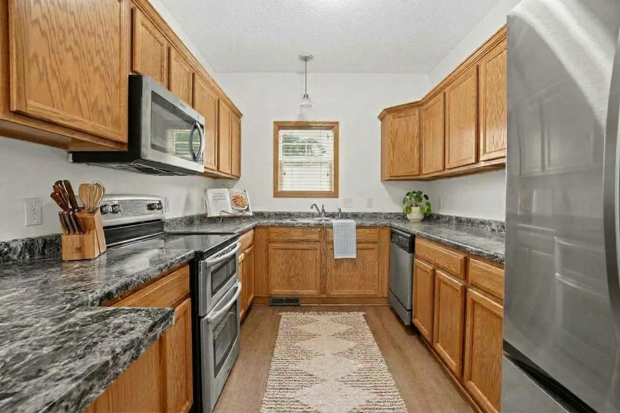 View of Residential at 1473 Magnolia Avenue, Saint Paul MN 55106, Saint Paul (17 of 40) - Mike Wilen | Minnesota Team Real Estate