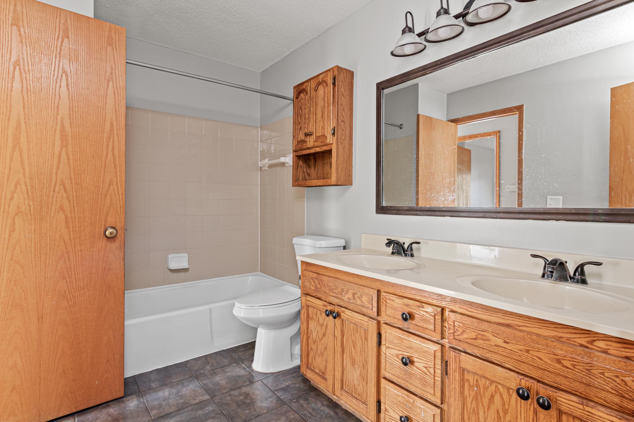 View of Residential at 1048 Aston Circle, Burnsville MN 55337, Burnsville (17 of 21) - Mike Wilen | Minnesota Team Real Estate