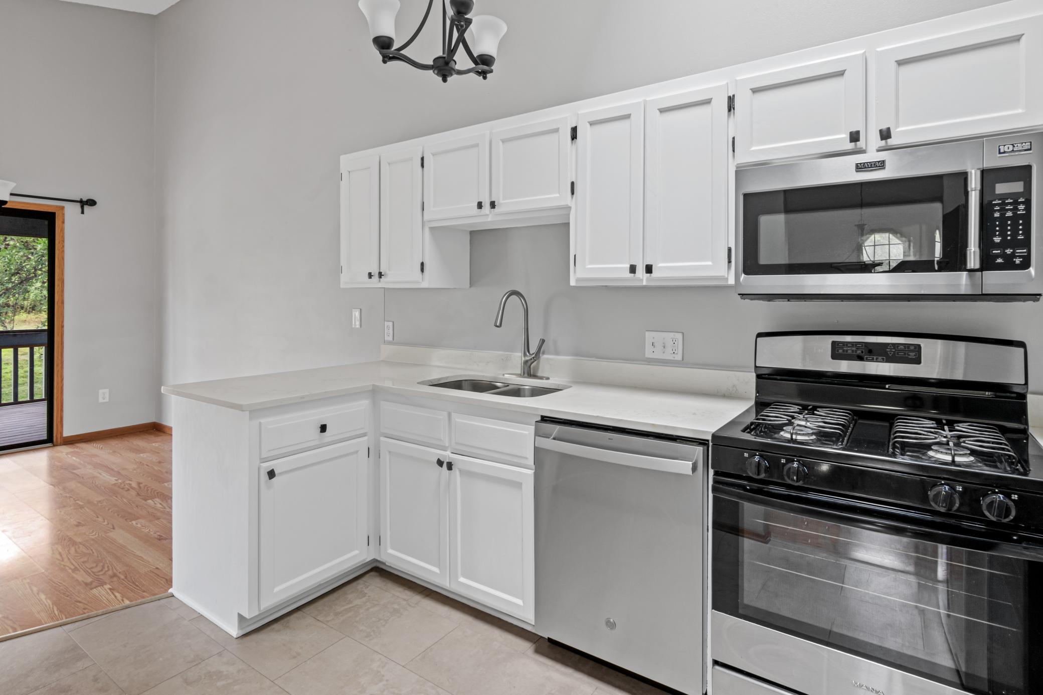 View of Residential at 1048 Aston Circle, Burnsville MN 55337, Burnsville (10 of 21) - Mike Wilen | Minnesota Team Real Estate