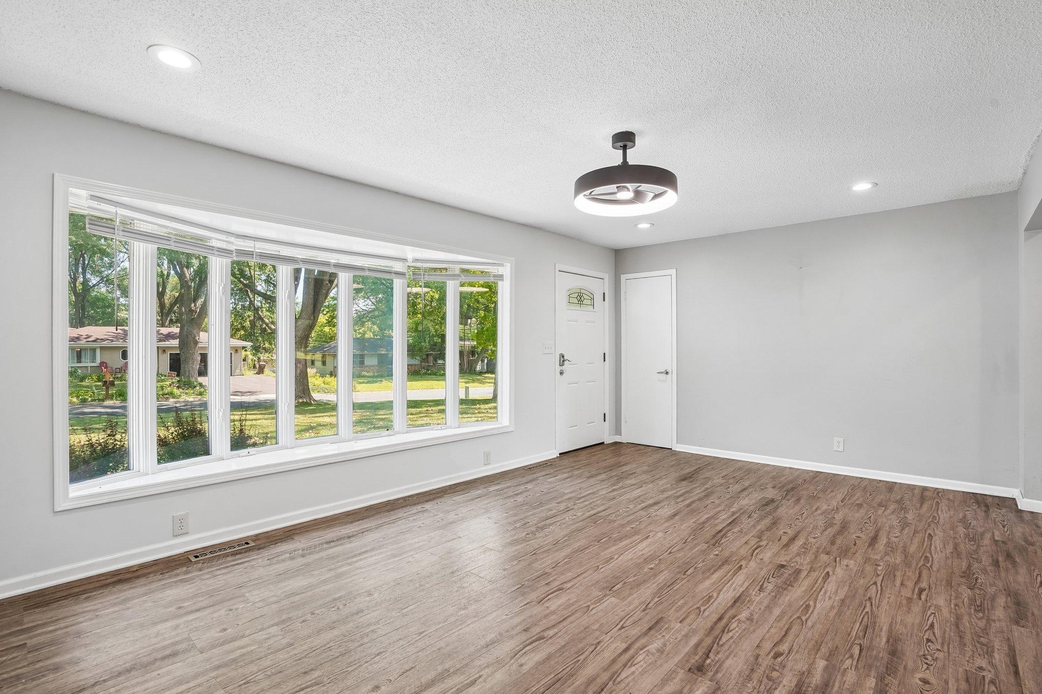View of Residential at 15204 Lead Street, Burnsville MN 55306, Burnsville (10 of 40) - Mike Wilen | Minnesota Team Real Estate