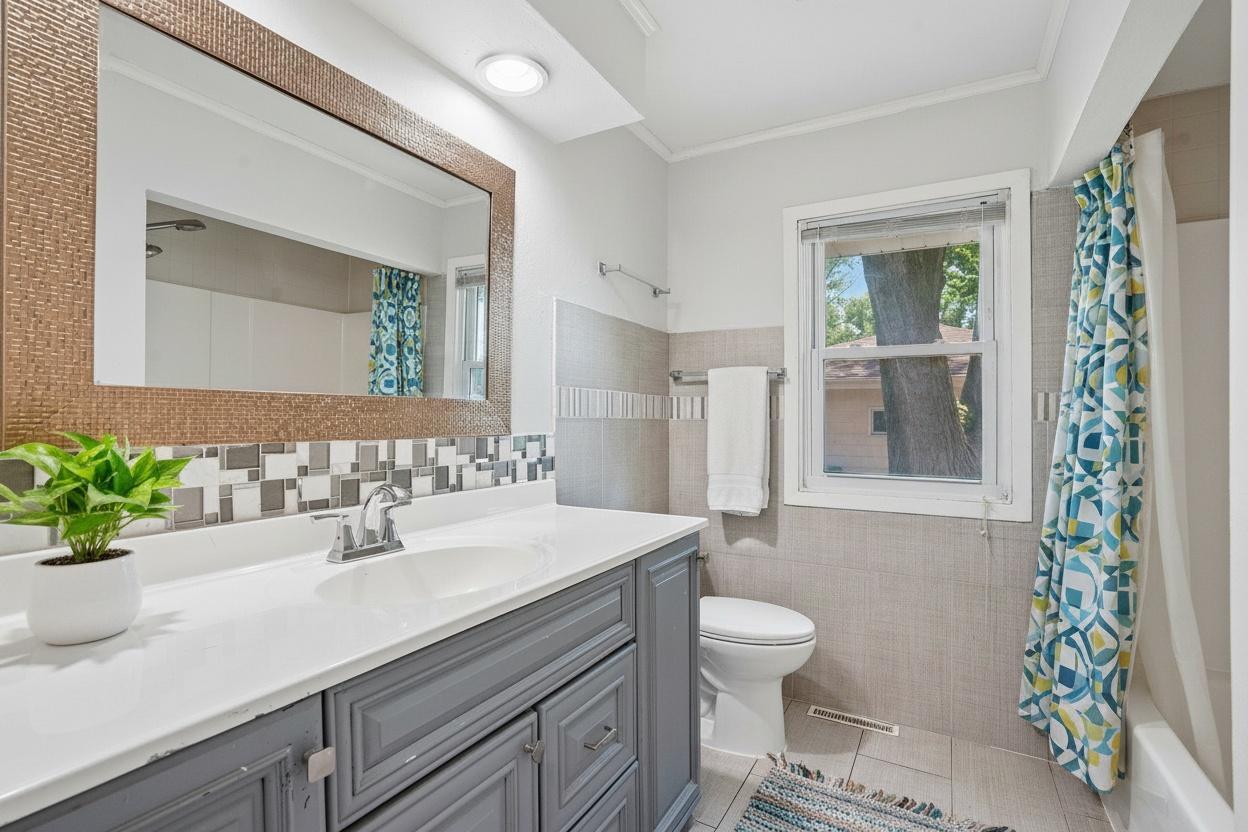 View of Residential at 15204 Lead Street, Burnsville MN 55306, Burnsville (22 of 40) - Mike Wilen | Minnesota Team Real Estate