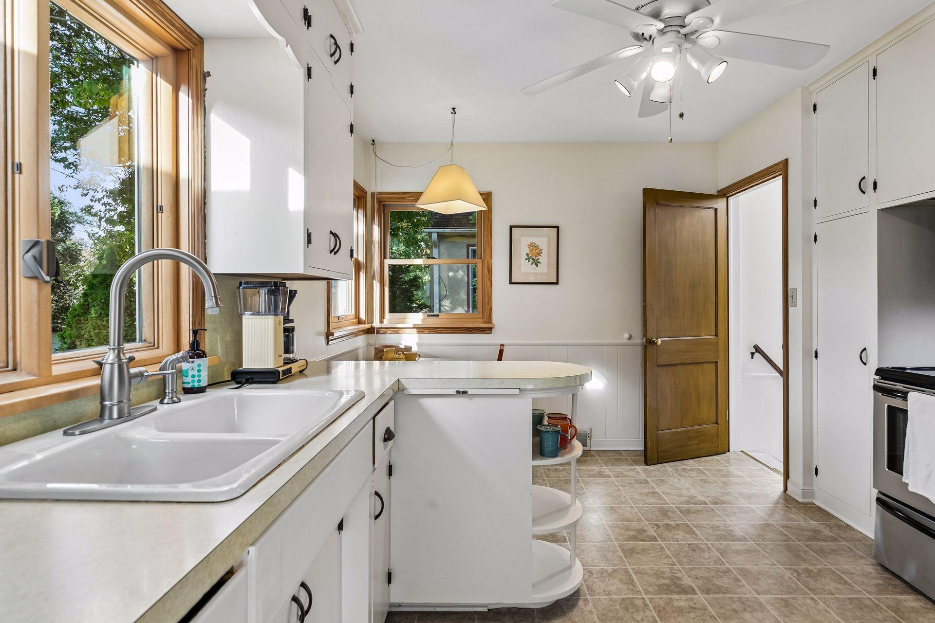 View of Residential at 899 Fairview Avenue, Saint Paul MN 55116, Saint Paul (15 of 39) - Mike Wilen | Minnesota Team Real Estate