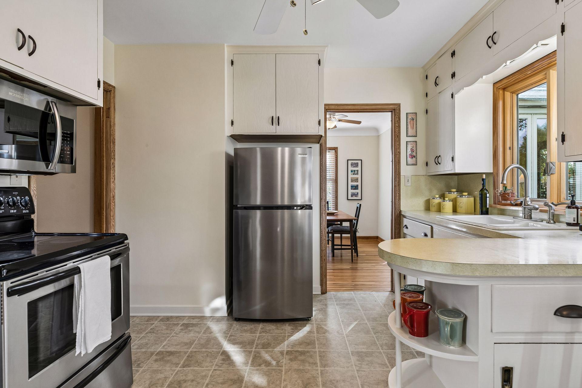 View of Residential at 899 Fairview Avenue, Saint Paul MN 55116, Saint Paul (13 of 39) - Mike Wilen | Minnesota Team Real Estate