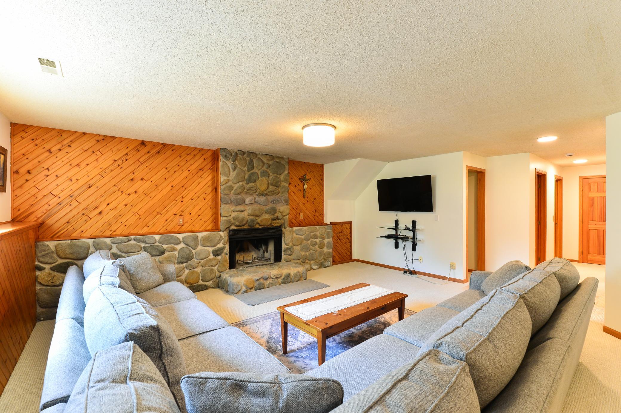 View of Residential at 17400 Barrington Court, Minnetonka MN 55345, Minnetonka (27 of 36) - Mike Wilen | Minnesota Team Real Estate