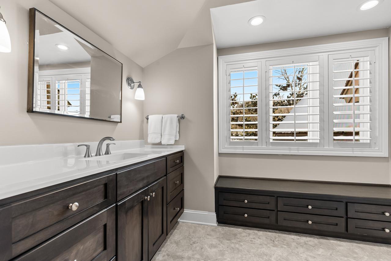 View of Residential at 425 Oxford Road, Orono MN 55356, Orono (21 of 39) - Mike Wilen | Minnesota Team Real Estate