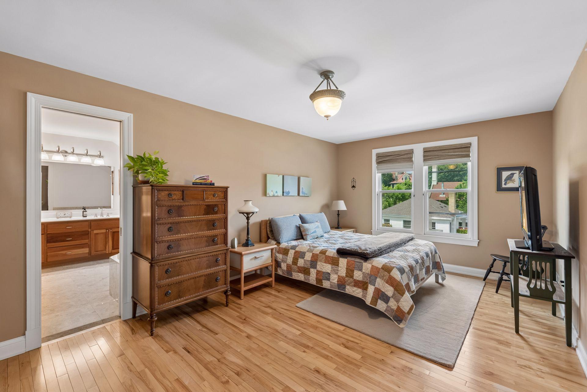 View of Residential at 1766 Girard Avenue #3, Minneapolis MN 55403, Minneapolis (9 of 20) - Mike Wilen | Minnesota Team Real Estate