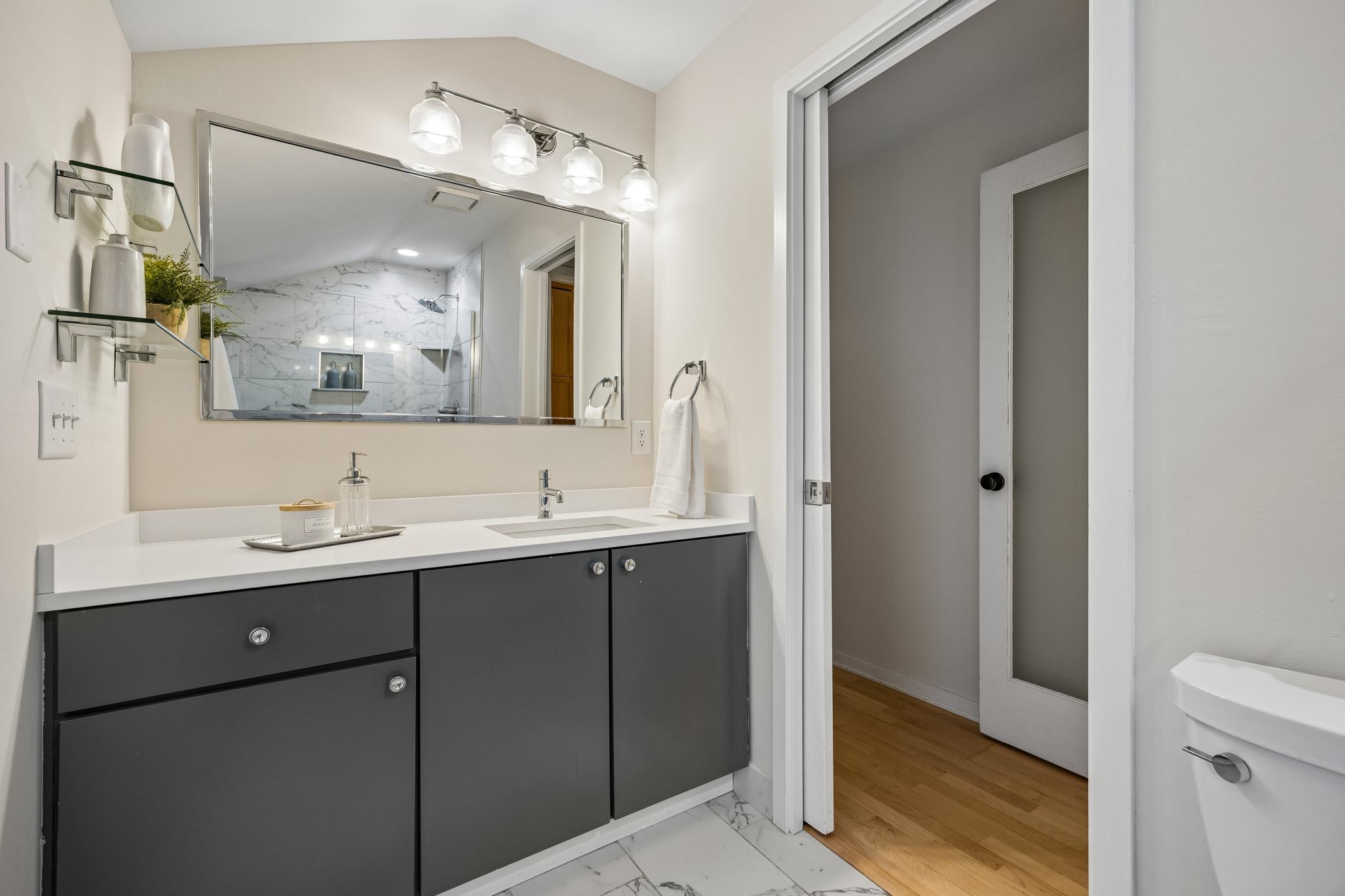View of Residential at 2637 1/2 Humboldt Avenue, Minneapolis MN 55408, Minneapolis (28 of 35) - Mike Wilen | Minnesota Team Real Estate