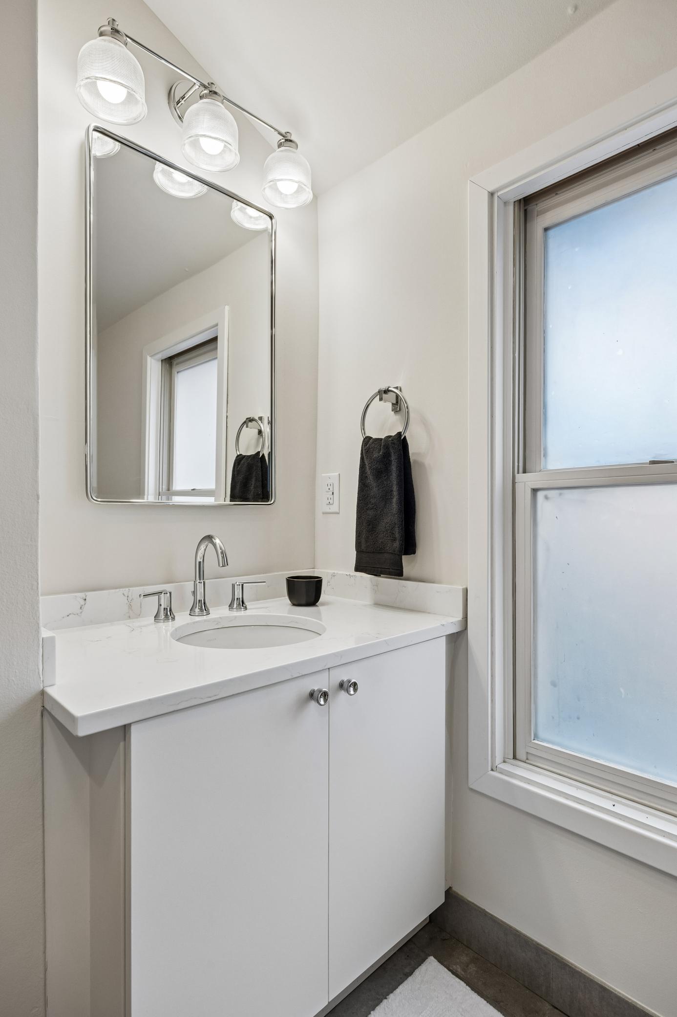 View of Residential at 2637 1/2 Humboldt Avenue, Minneapolis MN 55408, Minneapolis (23 of 35) - Mike Wilen | Minnesota Team Real Estate