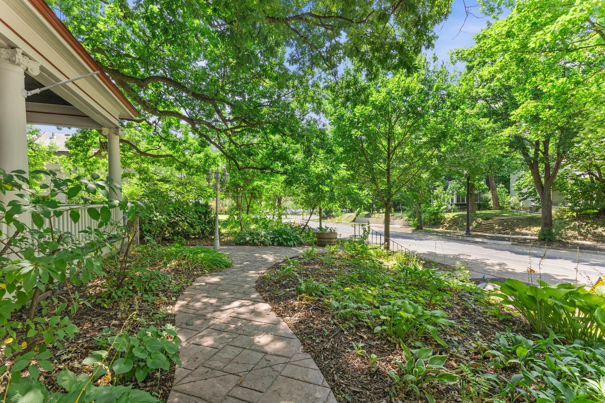 View of Residential at 2226 Fremont Avenue, Minneapolis MN 55411, Minneapolis (27 of 36) - Mike Wilen | Minnesota Team Real Estate