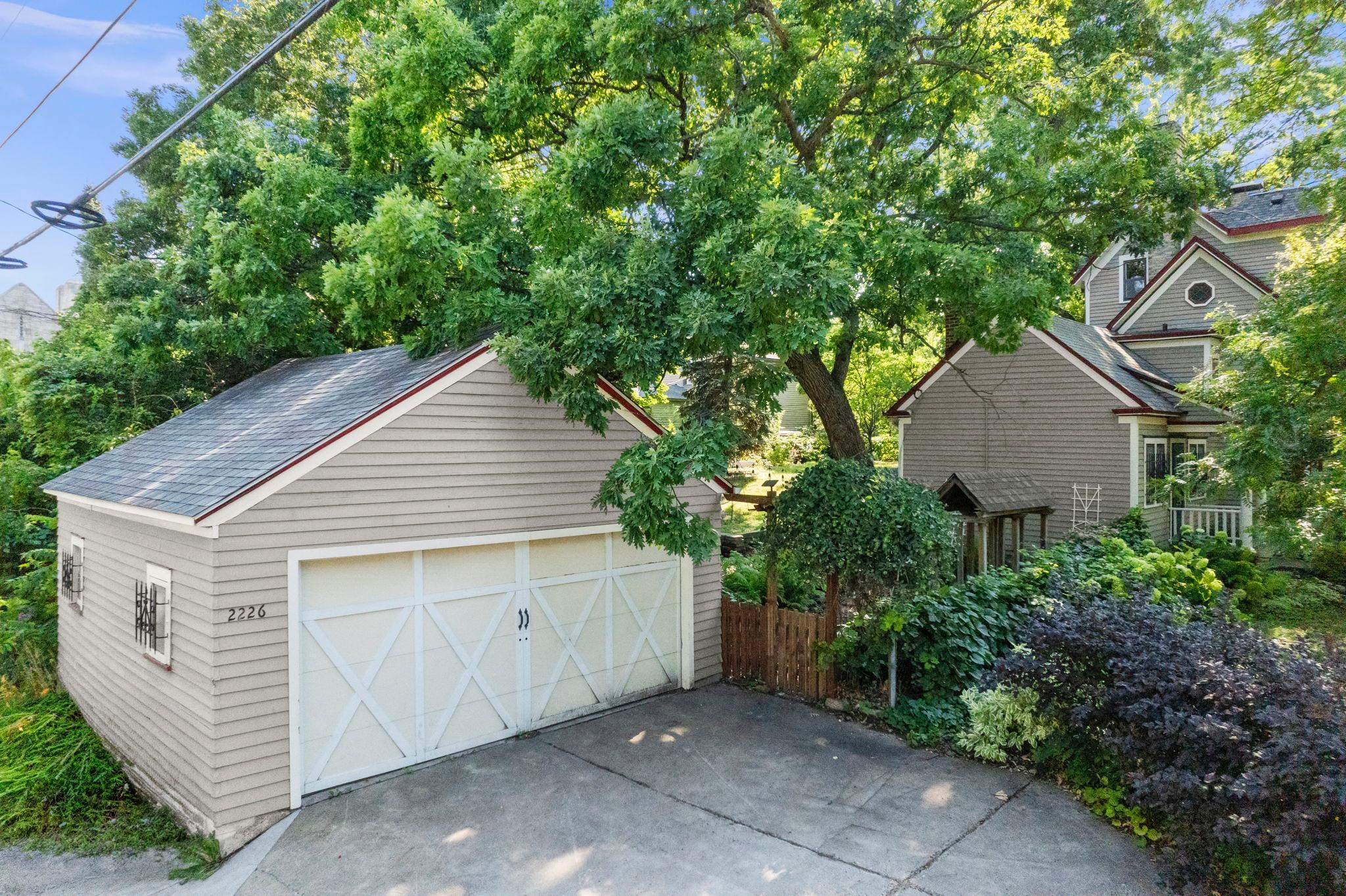 View of Residential at 2226 Fremont Avenue, Minneapolis MN 55411, Minneapolis (35 of 36) - Mike Wilen | Minnesota Team Real Estate