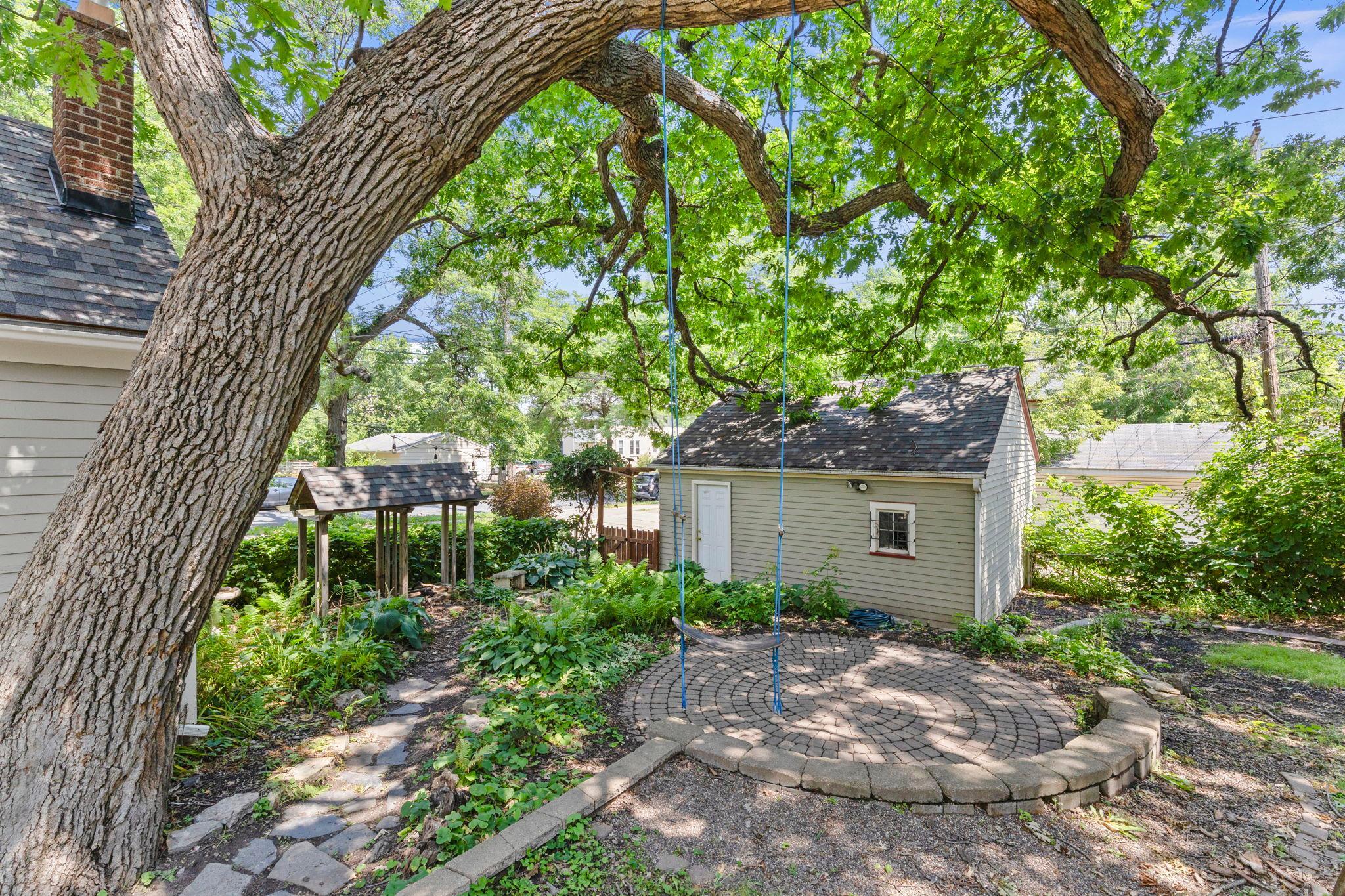 View of Residential at 2226 Fremont Avenue, Minneapolis MN 55411, Minneapolis (33 of 36) - Mike Wilen | Minnesota Team Real Estate