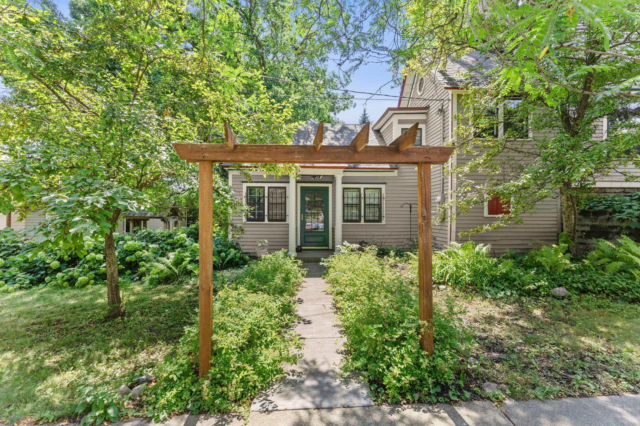 View of Residential at 2226 Fremont Avenue, Minneapolis MN 55411, Minneapolis (34 of 36) - Mike Wilen | Minnesota Team Real Estate
