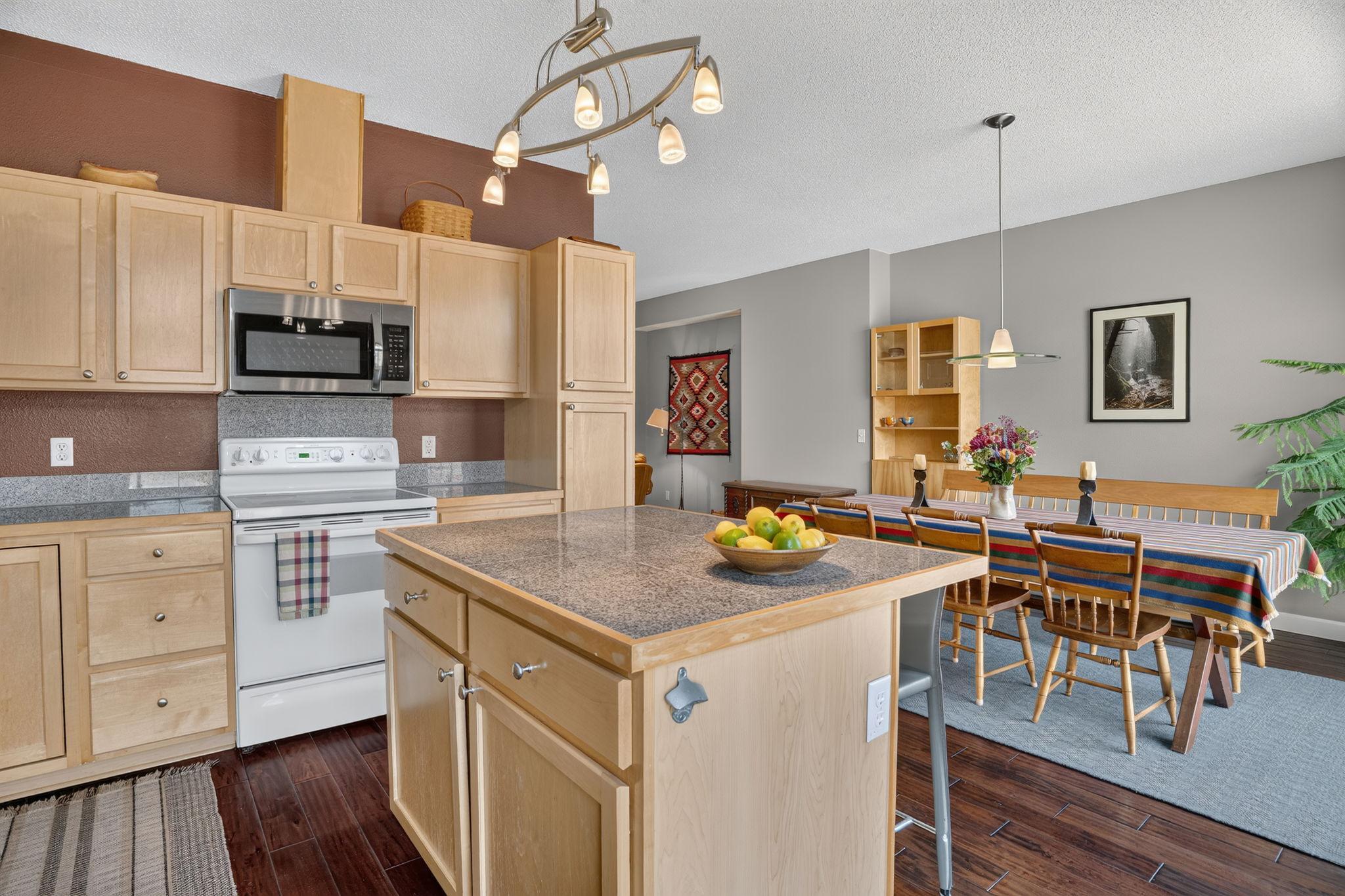 View of Residential at 798 Cedar Street #2, Saint Paul MN 55103, Saint Paul (10 of 32) - Mike Wilen | Minnesota Team Real Estate