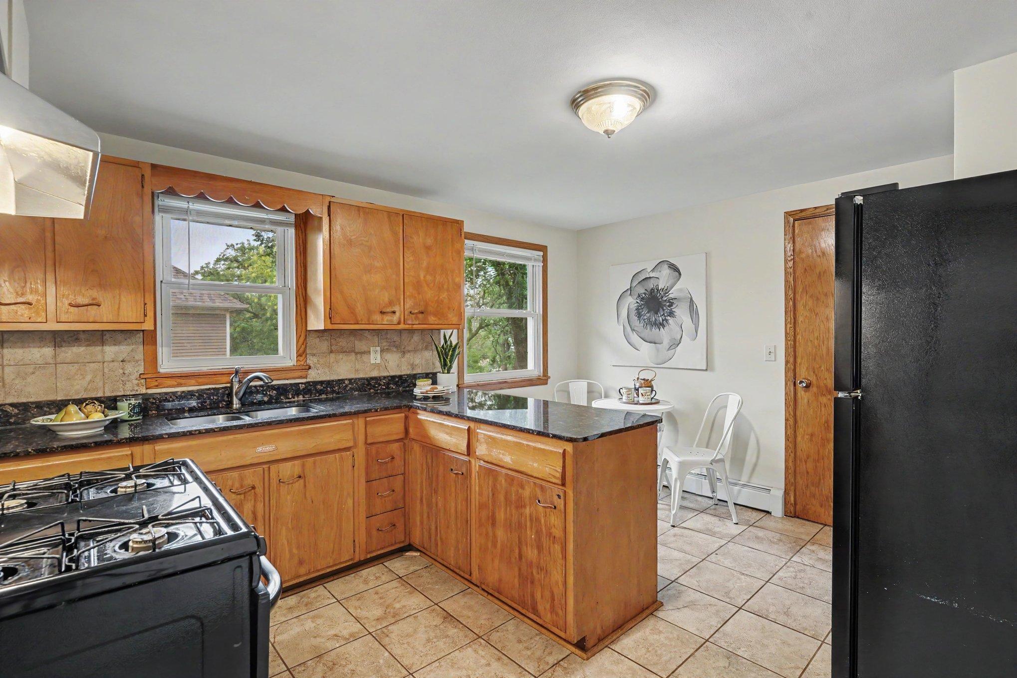 View of Residential Income at 1680 Burns Avenue, Saint Paul MN 55106, Saint Paul (9 of 26) - Mike Wilen | Minnesota Team Real Estate