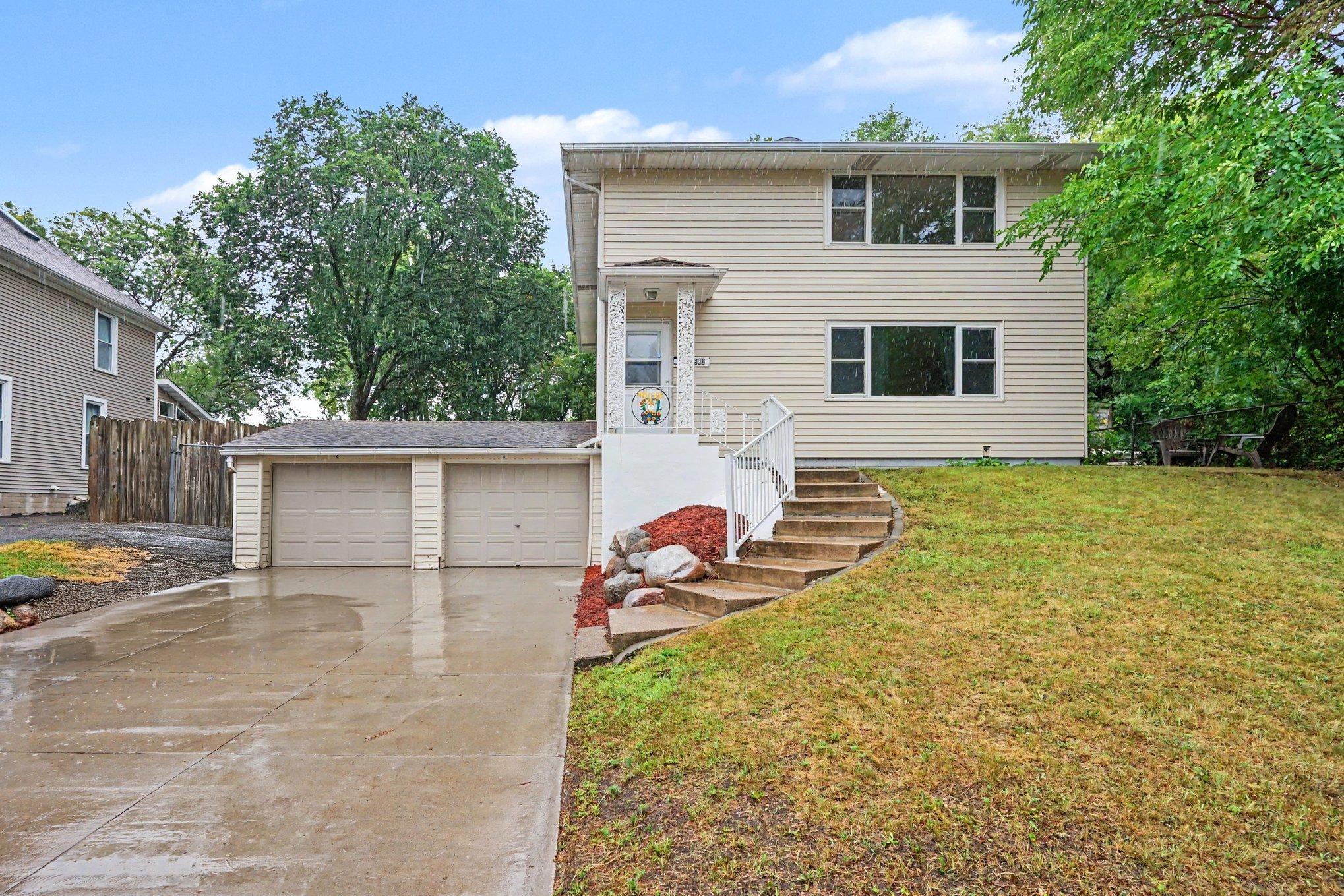 View of Residential Income at 1680 Burns Avenue, Saint Paul MN 55106, Saint Paul (22 of 26) - Mike Wilen | Minnesota Team Real Estate