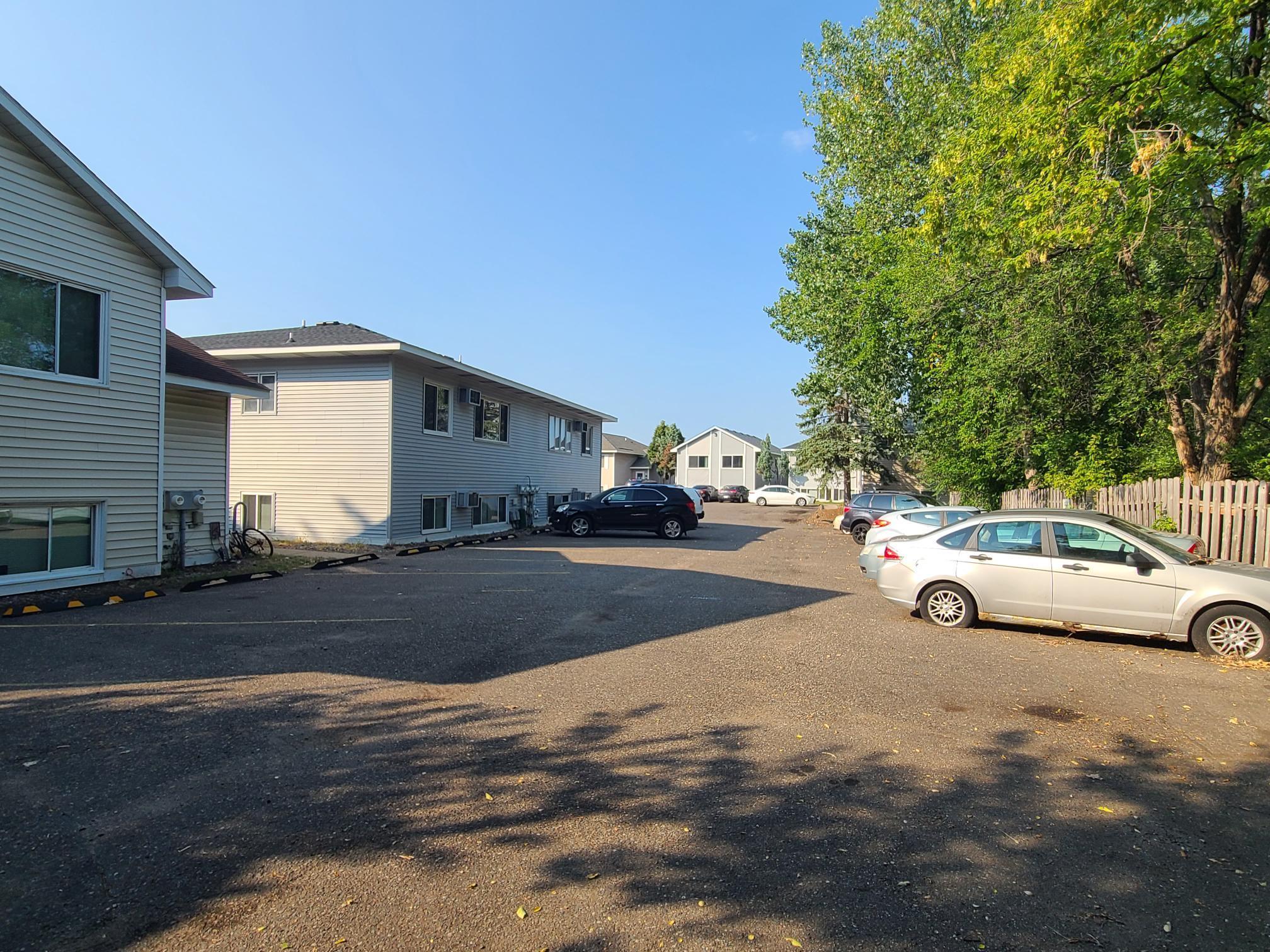 View of Residential Income at 808 9th Avenue, Minneapolis MN 55414, Minneapolis (12 of 17) - Mike Wilen | Minnesota Team Real Estate