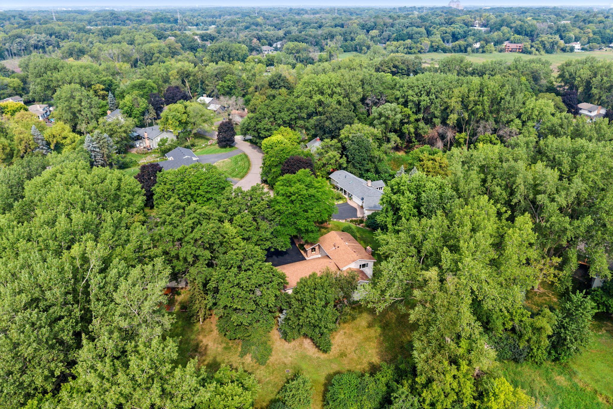 View of Residential at 2821 Saddlebrooke Circle, Minnetonka MN 55305, Minnetonka (67 of 68) - Mike Wilen | Minnesota Team Real Estate