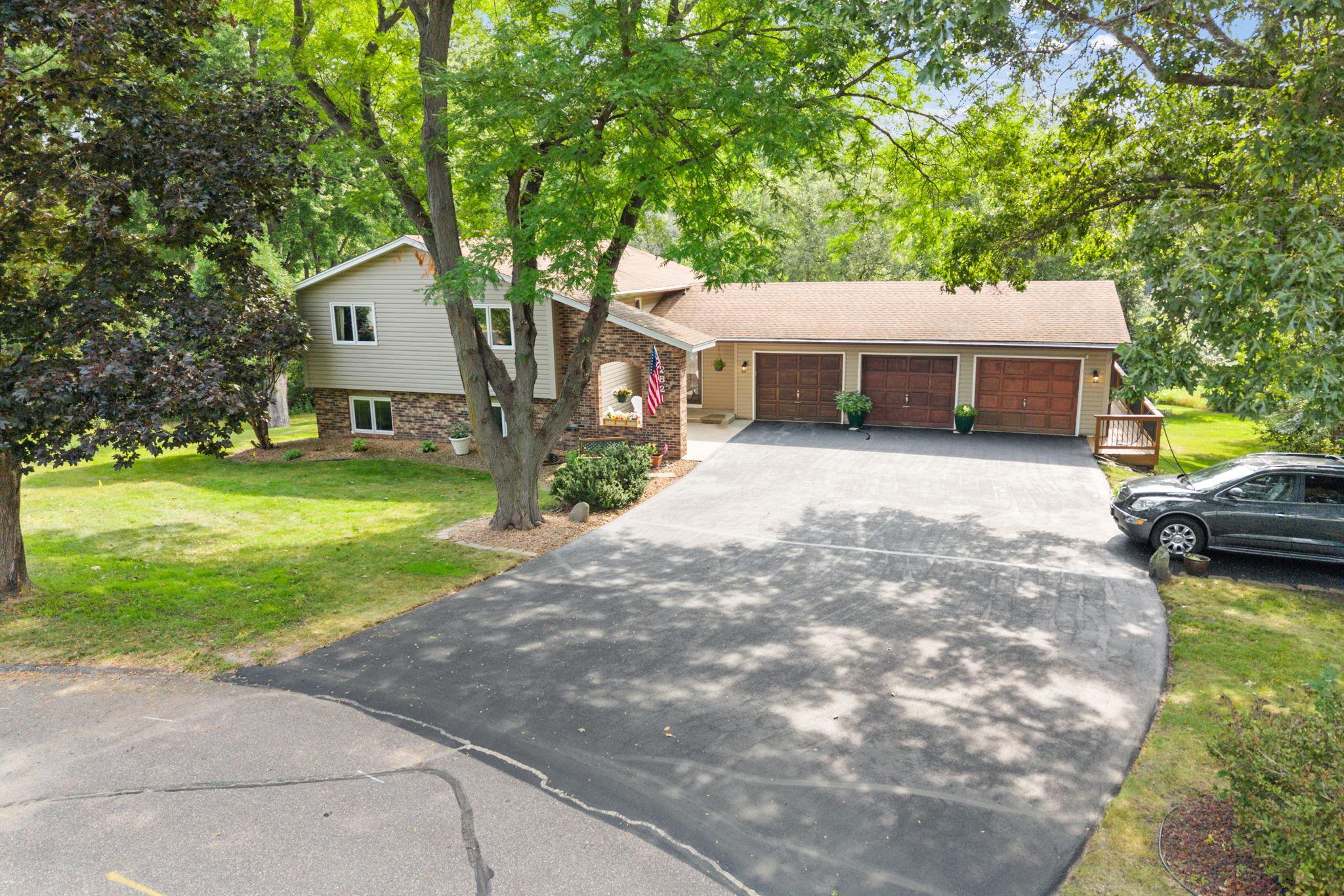 View of Residential at 2821 Saddlebrooke Circle, Minnetonka MN 55305, Minnetonka (12 of 68) - Mike Wilen | Minnesota Team Real Estate