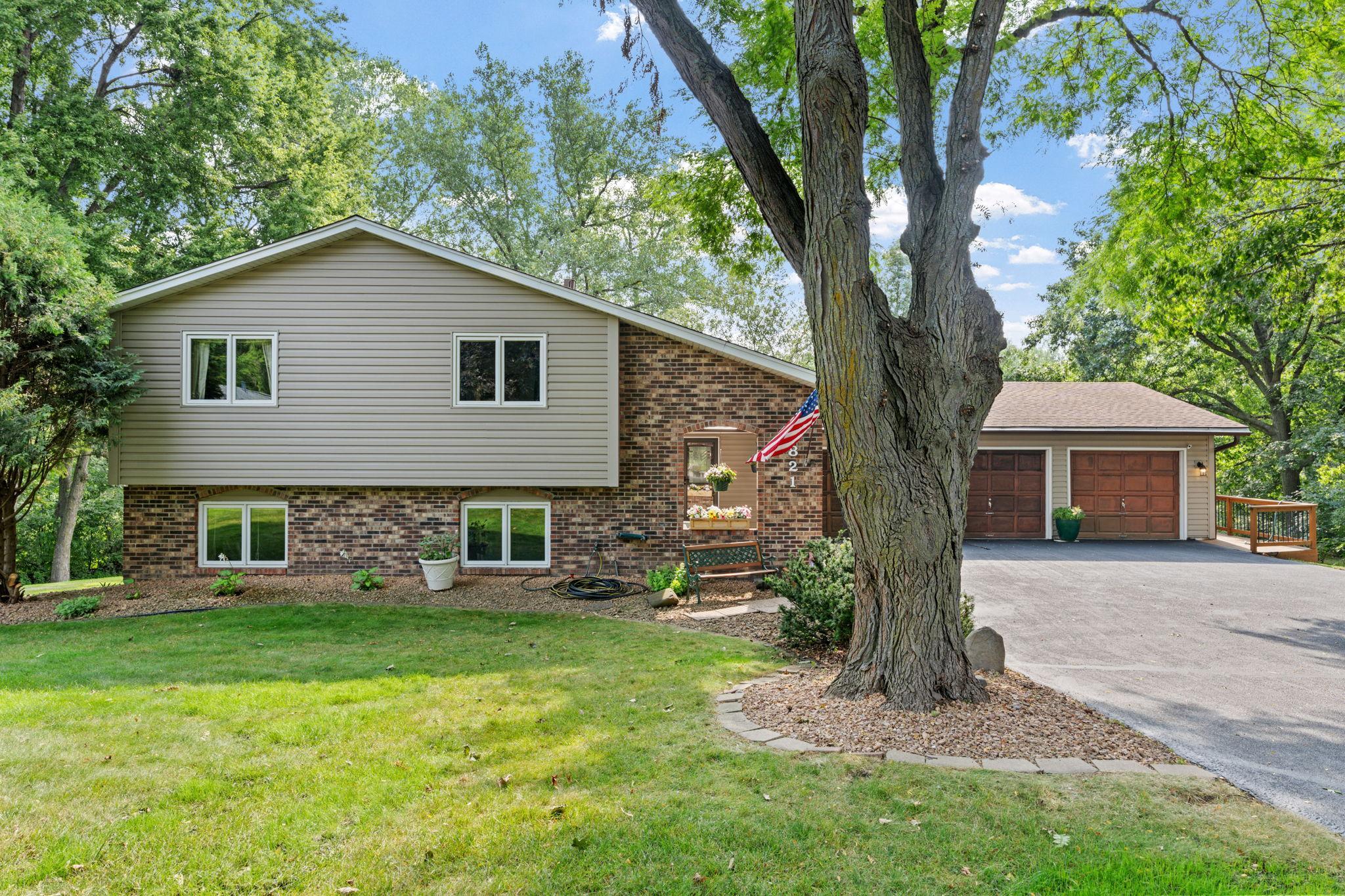 View of Residential at 2821 Saddlebrooke Circle, Minnetonka MN 55305, Minnetonka (2 of 68) - Mike Wilen | Minnesota Team Real Estate
