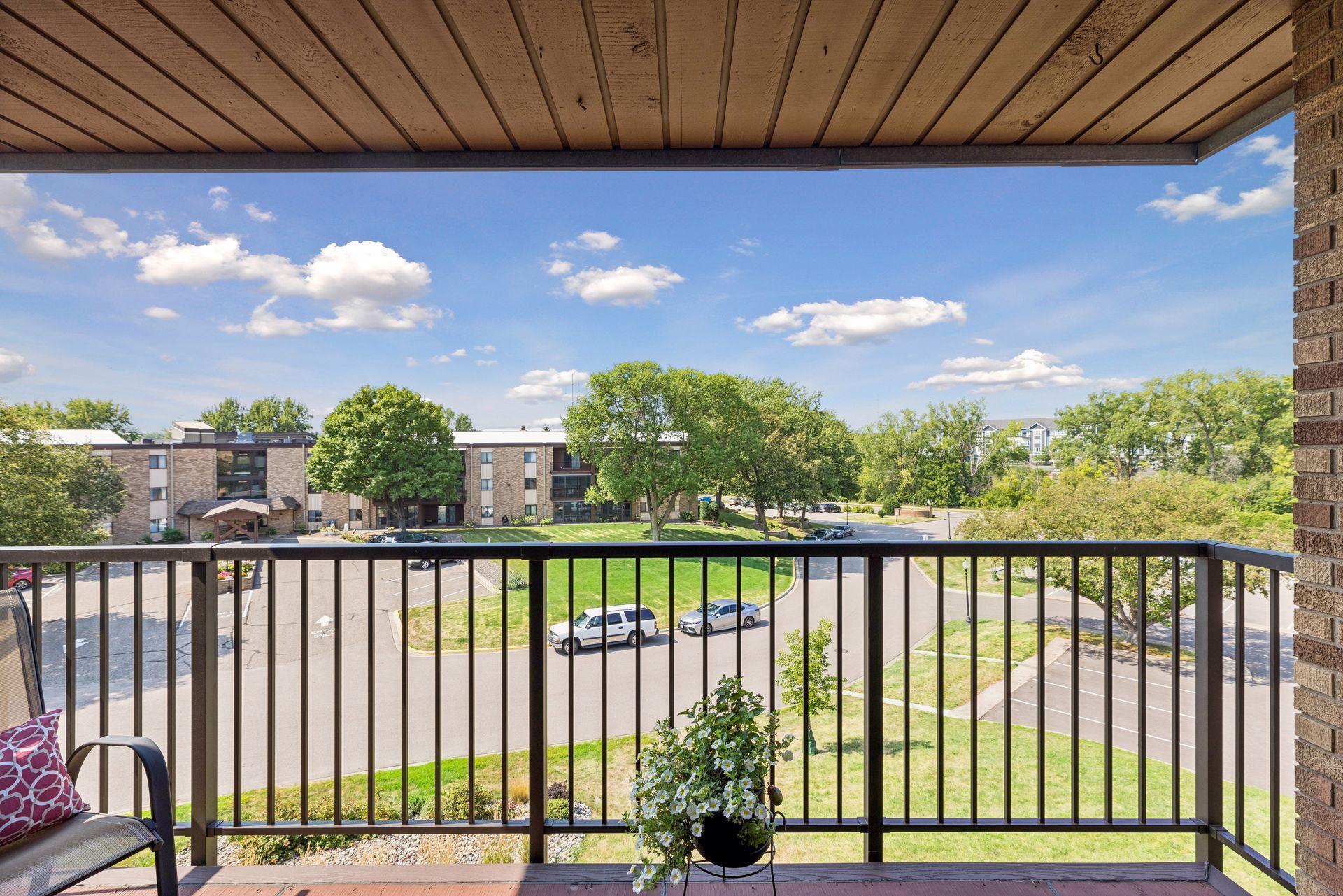 View of Residential at 2700 Oxford Street #140, Roseville MN 55113, Roseville (21 of 26) - Mike Wilen | Minnesota Team Real Estate